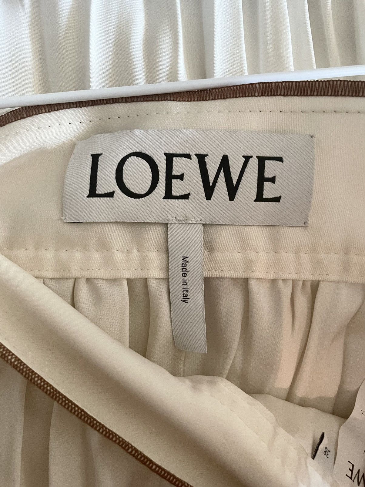 Loewe Loewe Pleated Midi Skirt🤍 Size 26" / US 2 / IT 38 - 3 Thumbnail