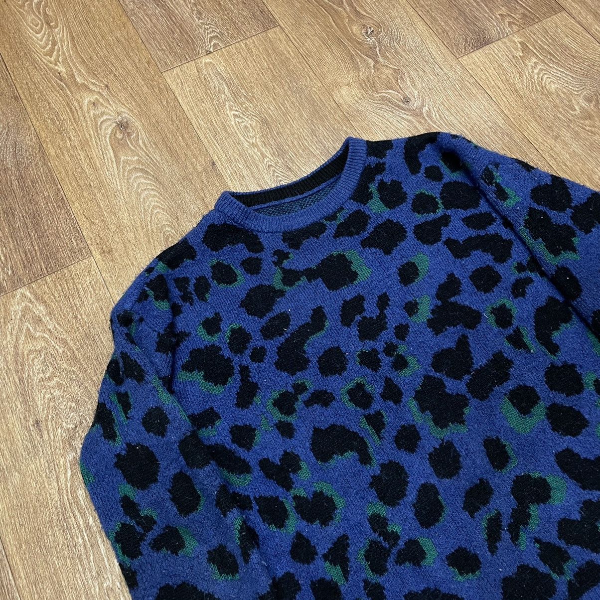 Vintage Vintage Y2K Blue Leopard All Over Print Sweater Streetwear M Size US M / EU 48-50 / 2 - 5 Thumbnail