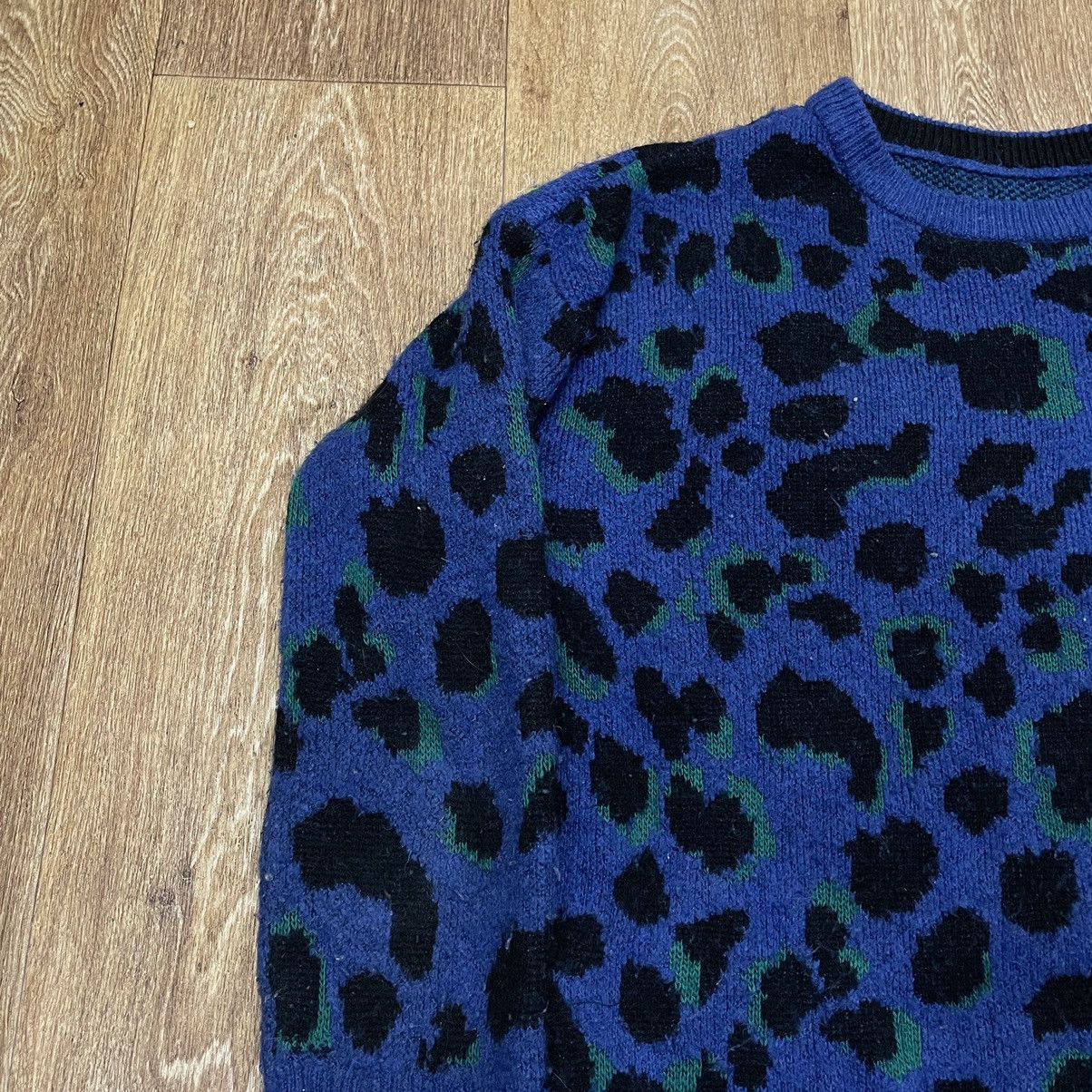 Vintage Vintage Y2K Blue Leopard All Over Print Sweater Streetwear M Size US M / EU 48-50 / 2 - 4 Thumbnail
