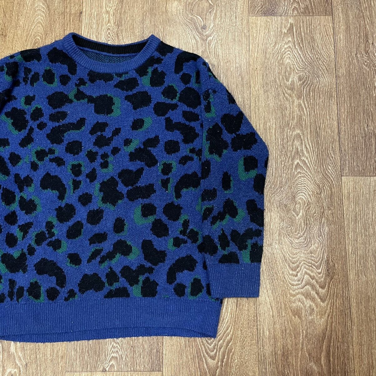 Vintage Vintage Y2K Blue Leopard All Over Print Sweater Streetwear M Size US M / EU 48-50 / 2 - 2 Thumbnail