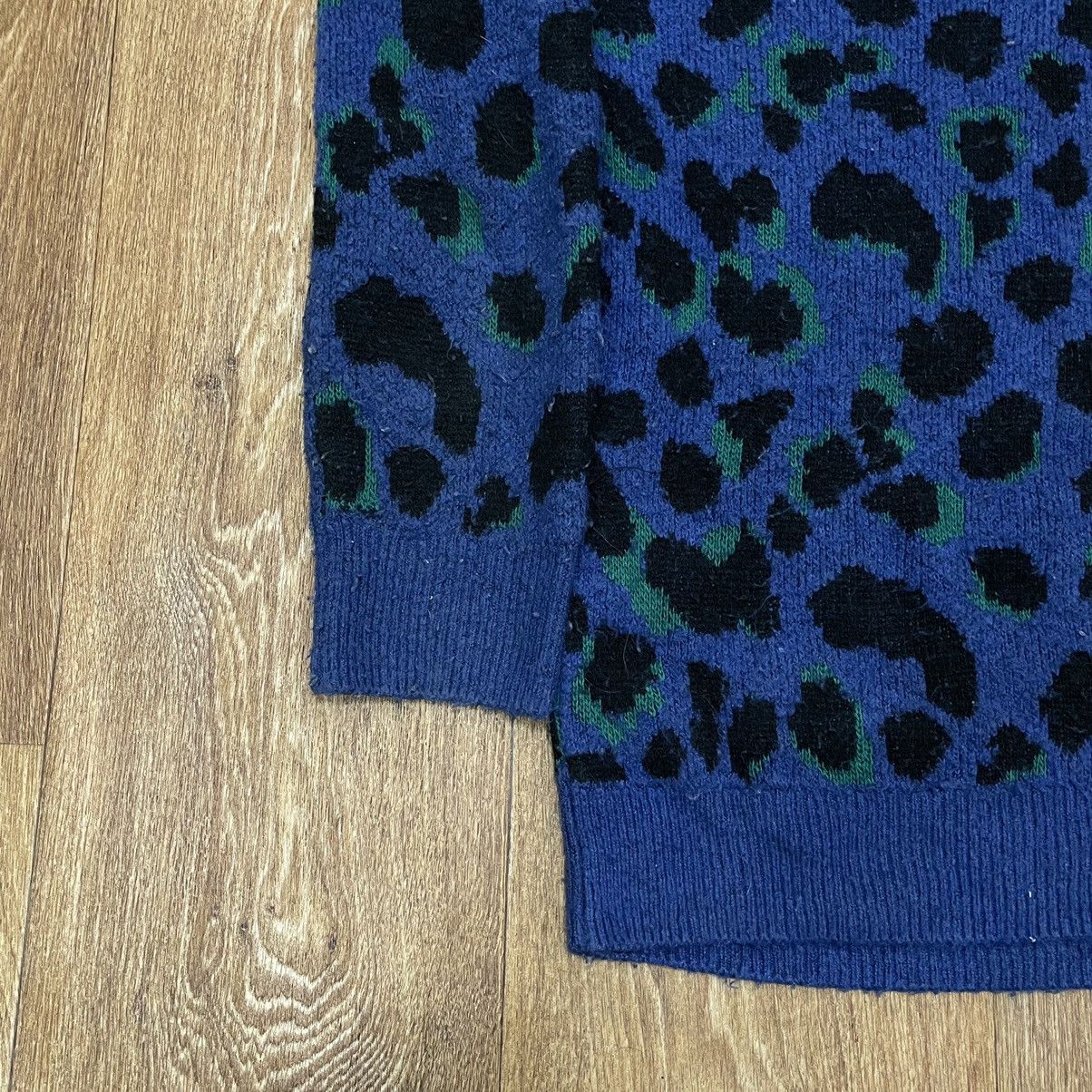 Vintage Vintage Y2K Blue Leopard All Over Print Sweater Streetwear M Size US M / EU 48-50 / 2 - 3 Thumbnail