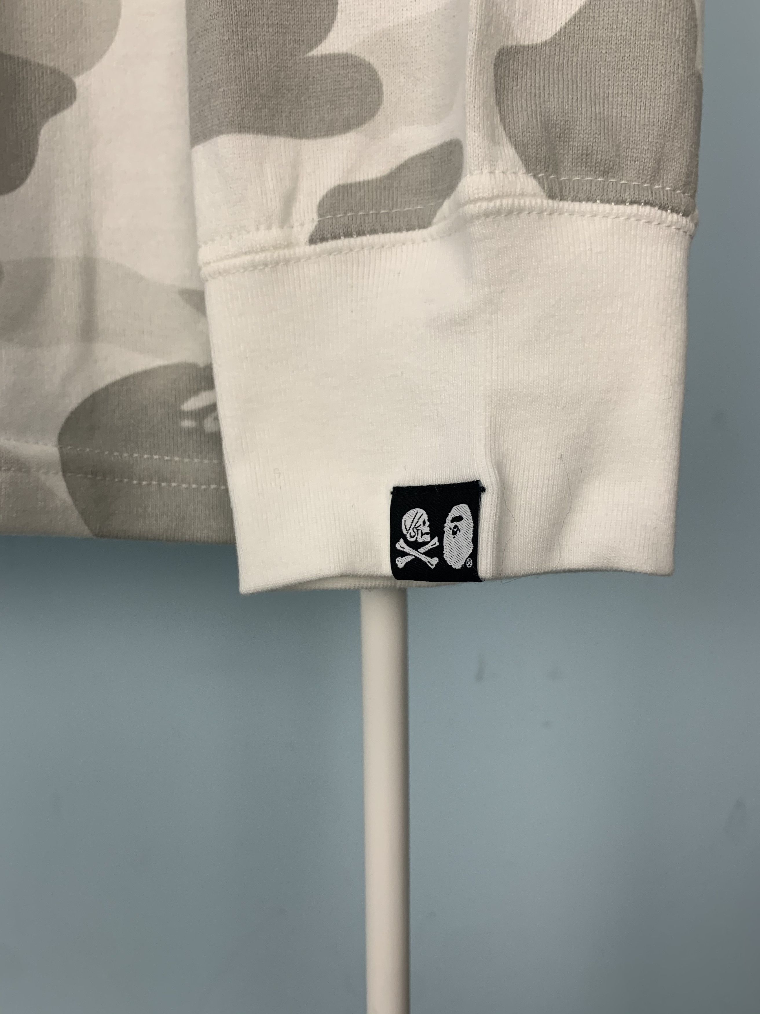 Bape × Neighborhood White Skull Camo Longsleeve Shirt Large Bape Neighborhood Size US L / EU 52-54 / 3 - 10 Thumbnail