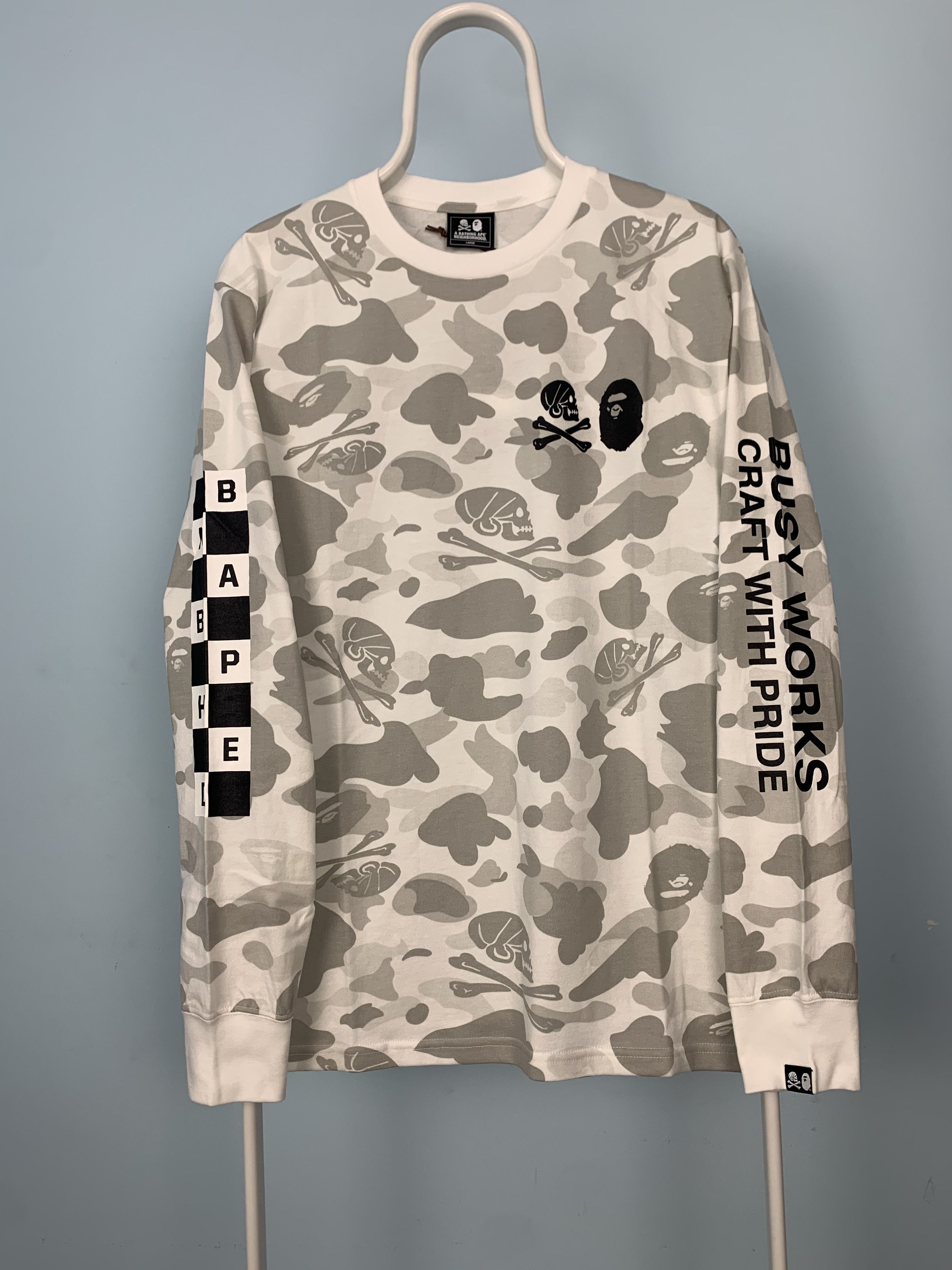 Bape × Neighborhood White Skull Camo Longsleeve Shirt Large Bape Neighborhood Size US L / EU 52-54 / 3 - 2 Thumbnail