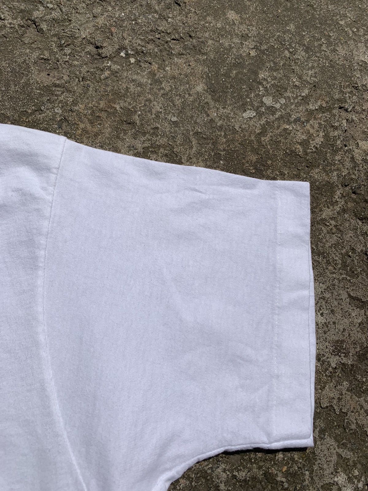 Vintage Vintage 1993 FOTL Lake Louise Tee Size US L / EU 52-54 / 3 - 7 Thumbnail