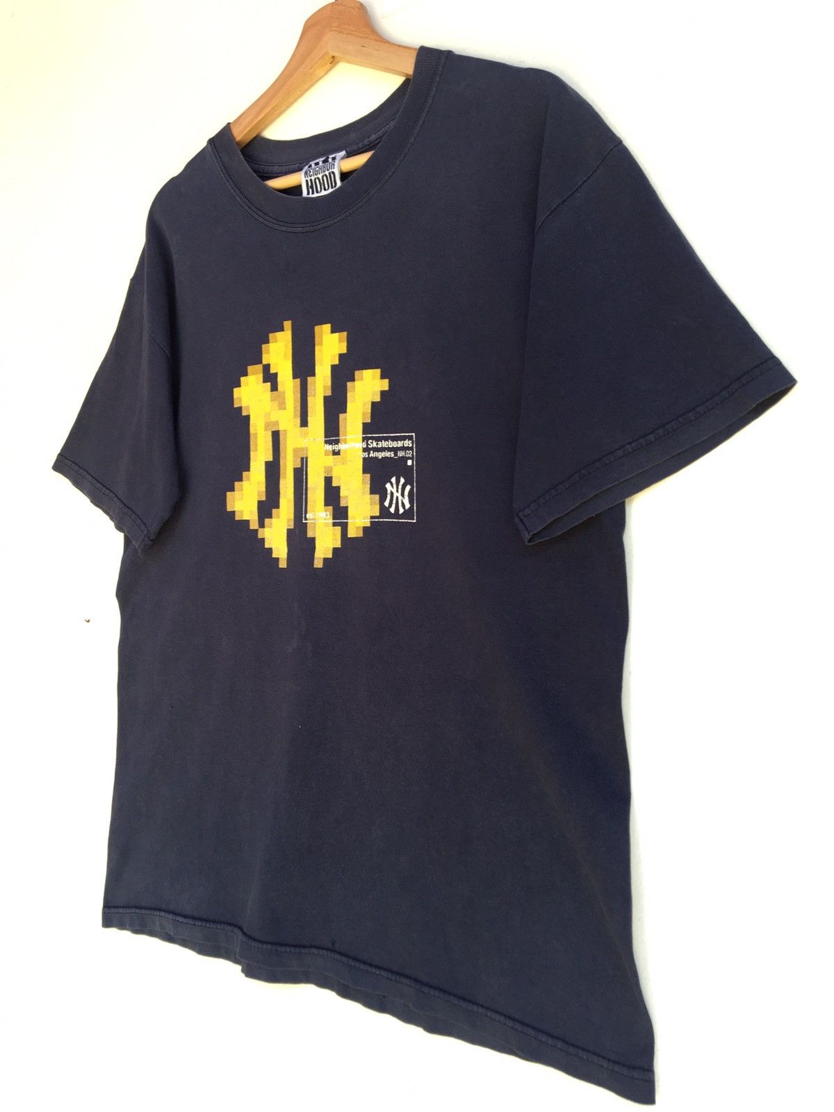 Neighborhood Vintage 90s Neighborhood Skateboard L.A Big Logo Tshirt Size US L / EU 52-54 / 3 - 3 Thumbnail