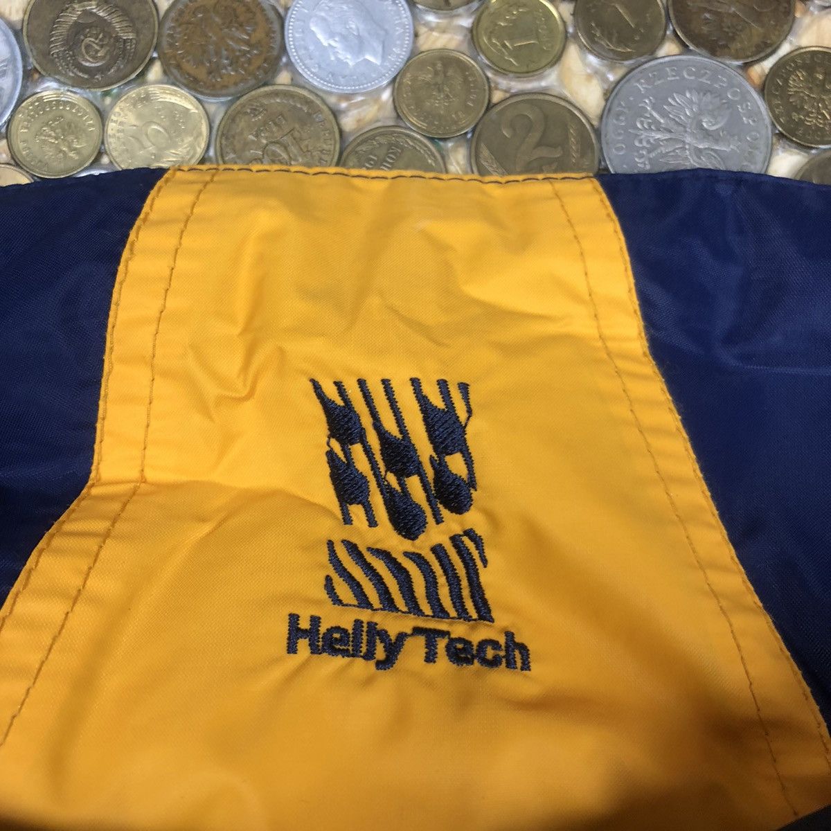 Helly Hansen Helly Hansen windbreaker jacket vintage 90s Size US M / EU 48-50 / 2 - 5 Thumbnail
