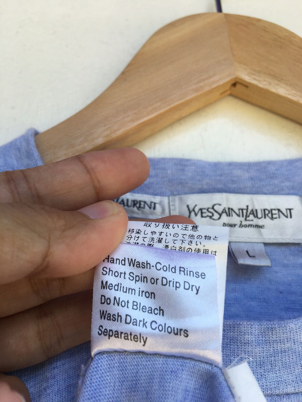 Yves Saint Laurent Yves Saint Laurent YSL BIG LOGO Printed Spellout Tshirt Size US L / EU 52-54 / 3 - 17 Thumbnail