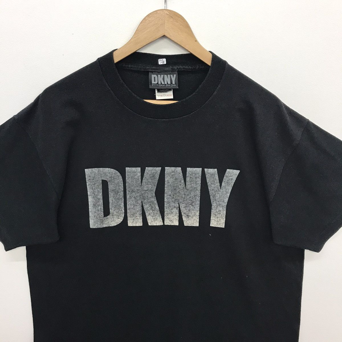 DKNY × Vintage Rare!! Vintage DKNY Big Logo Tees men clothing Size US M / EU 48-50 / 2 - 7 Thumbnail