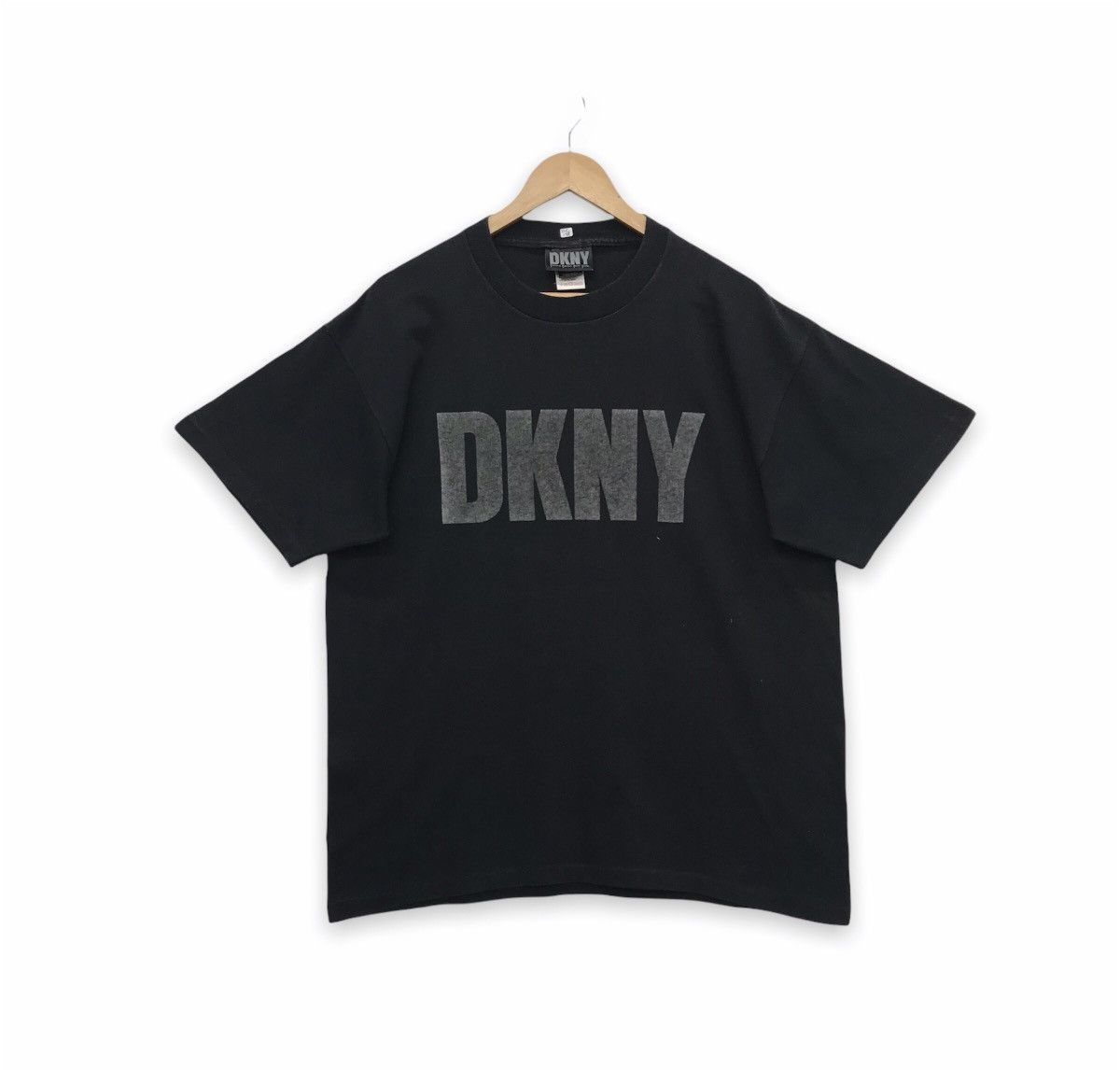 DKNY × Vintage Rare!! Vintage DKNY Big Logo Tees men clothing Size US M / EU 48-50 / 2 - 1 Thumbnail