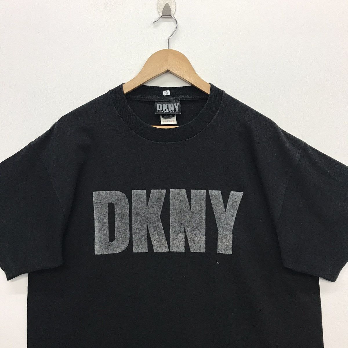DKNY × Vintage Rare!! Vintage DKNY Big Logo Tees men clothing Size US M / EU 48-50 / 2 - 2 Thumbnail