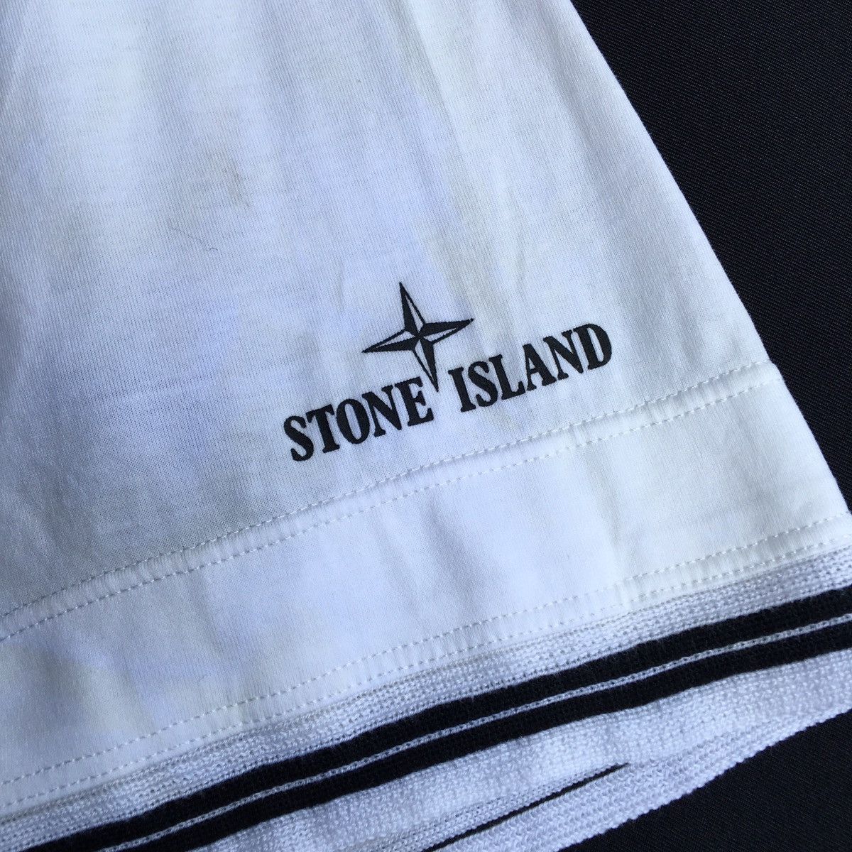 Stone Island Authentic Vintage Stone Island White Polo Side Logo Size US L / EU 52-54 / 3 - 7 Thumbnail