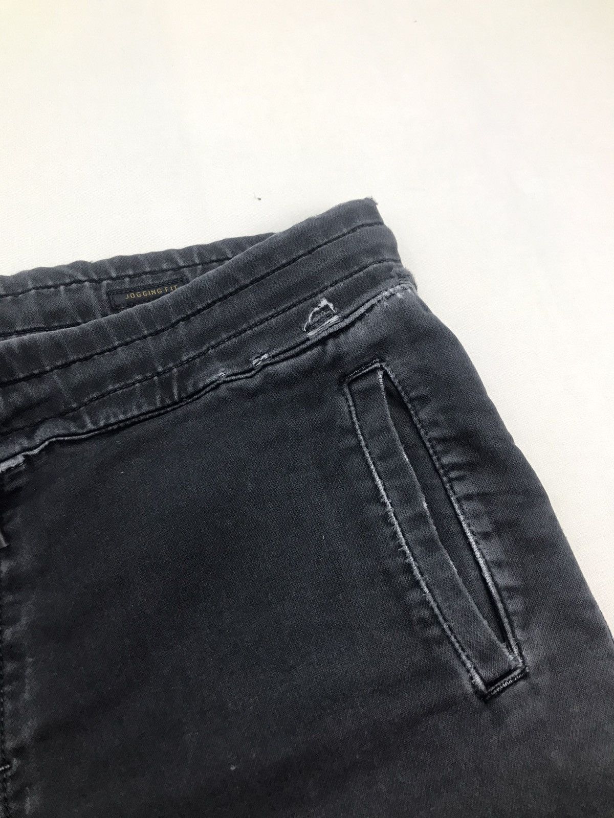 Zara Zara men stretchable denim distressed jogger pant Size US 34 / EU 50 - 8 Thumbnail
