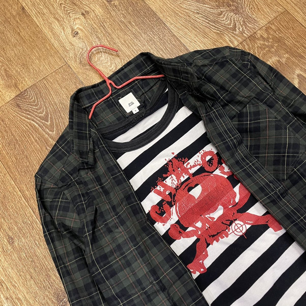 Vintage Vintage 90s Plaid Shirt Graphic Tee Streetwear Grunge Boxy S Size US S / EU 44-46 / 1 - 1 Thumbnail