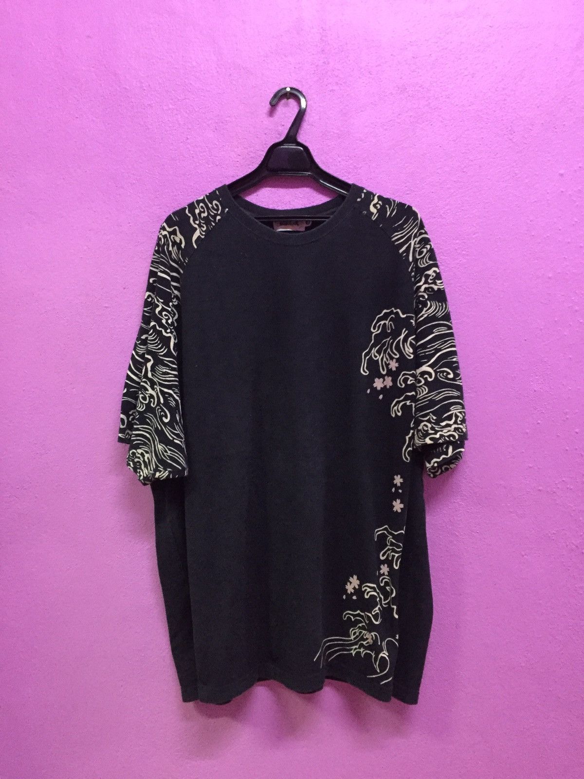 Japanese Brand Karakuri Tamashii Fish Koi Tee Size 5L Size US XXL / EU 58 / 5 - 2 Thumbnail