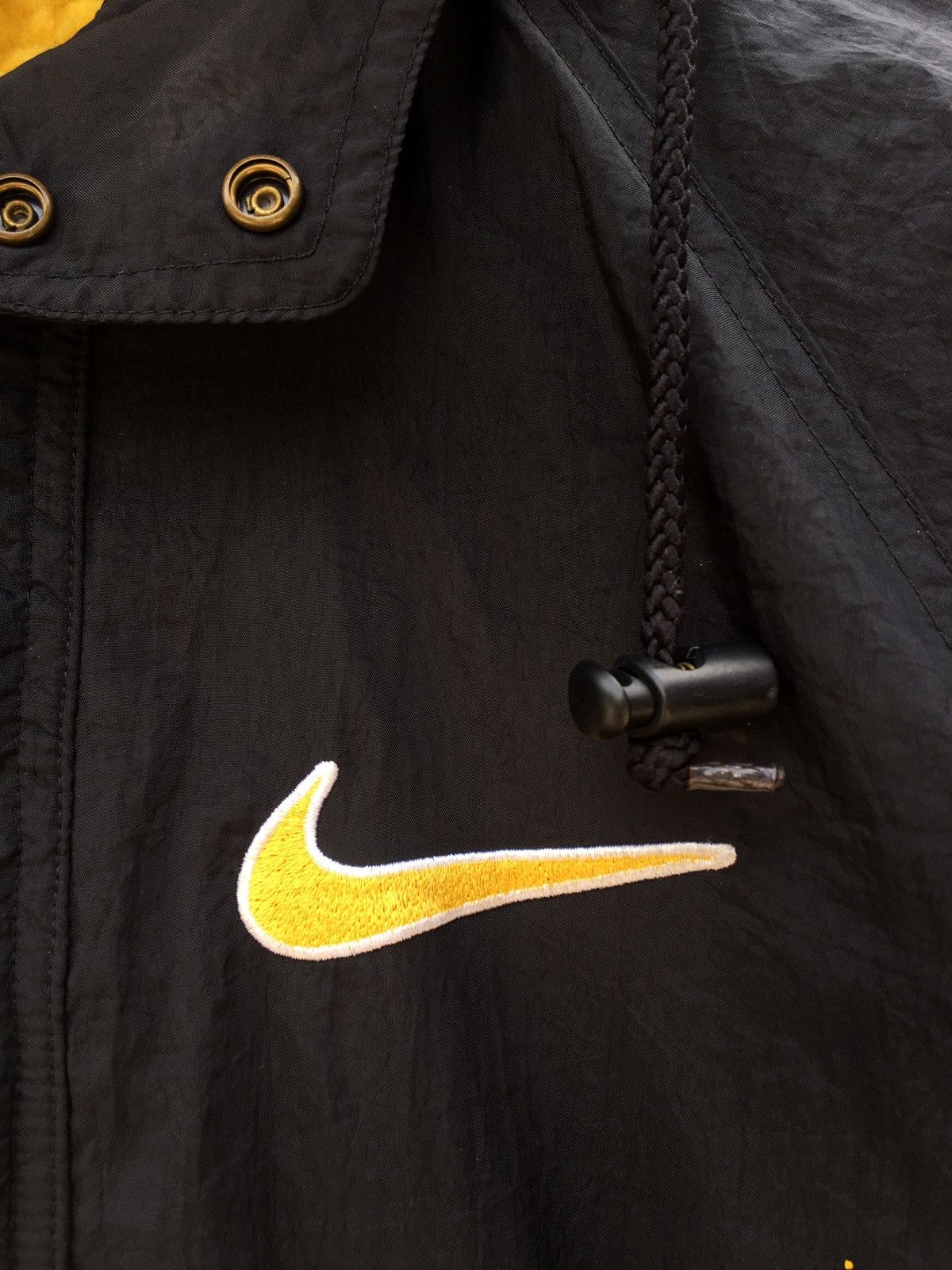 Nike Vintage Nike Swoosh Big Logo Raincoats /Puffer Jacket Size US M / EU 48-50 / 2 - 14 Thumbnail