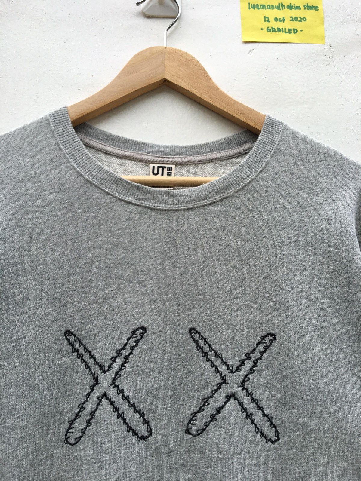 Kaws × Uniqlo Kaws x Uniqlo Sesame Street Grey Crewneck Sweatshirt Size US M / EU 48-50 / 2 - 5 Thumbnail