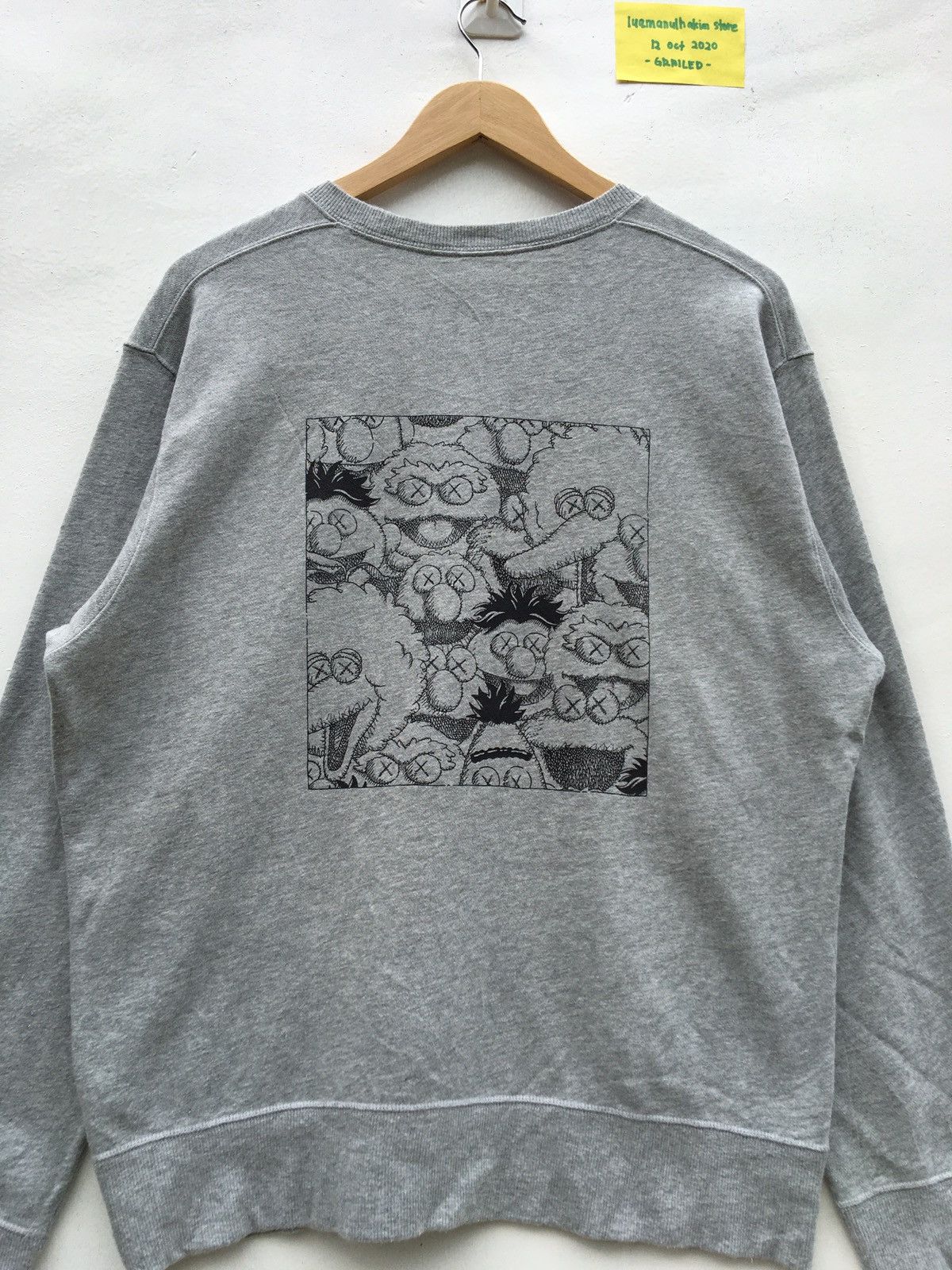 Kaws × Uniqlo Kaws x Uniqlo Sesame Street Grey Crewneck Sweatshirt Size US M / EU 48-50 / 2 - 14 Thumbnail