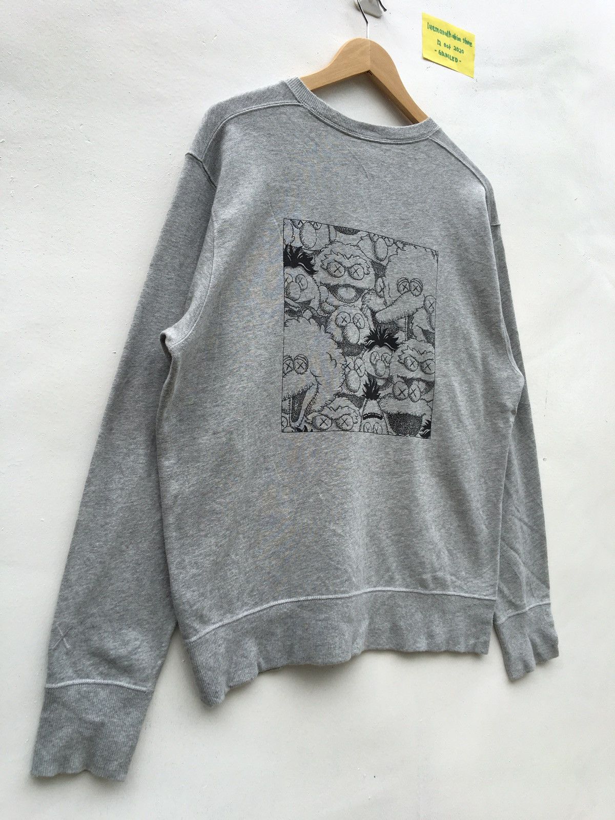 Kaws × Uniqlo Kaws x Uniqlo Sesame Street Grey Crewneck Sweatshirt Size US M / EU 48-50 / 2 - 12 Thumbnail