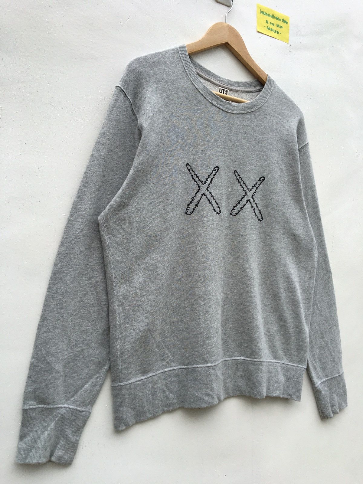 Kaws × Uniqlo Kaws x Uniqlo Sesame Street Grey Crewneck Sweatshirt Size US M / EU 48-50 / 2 - 2 Thumbnail