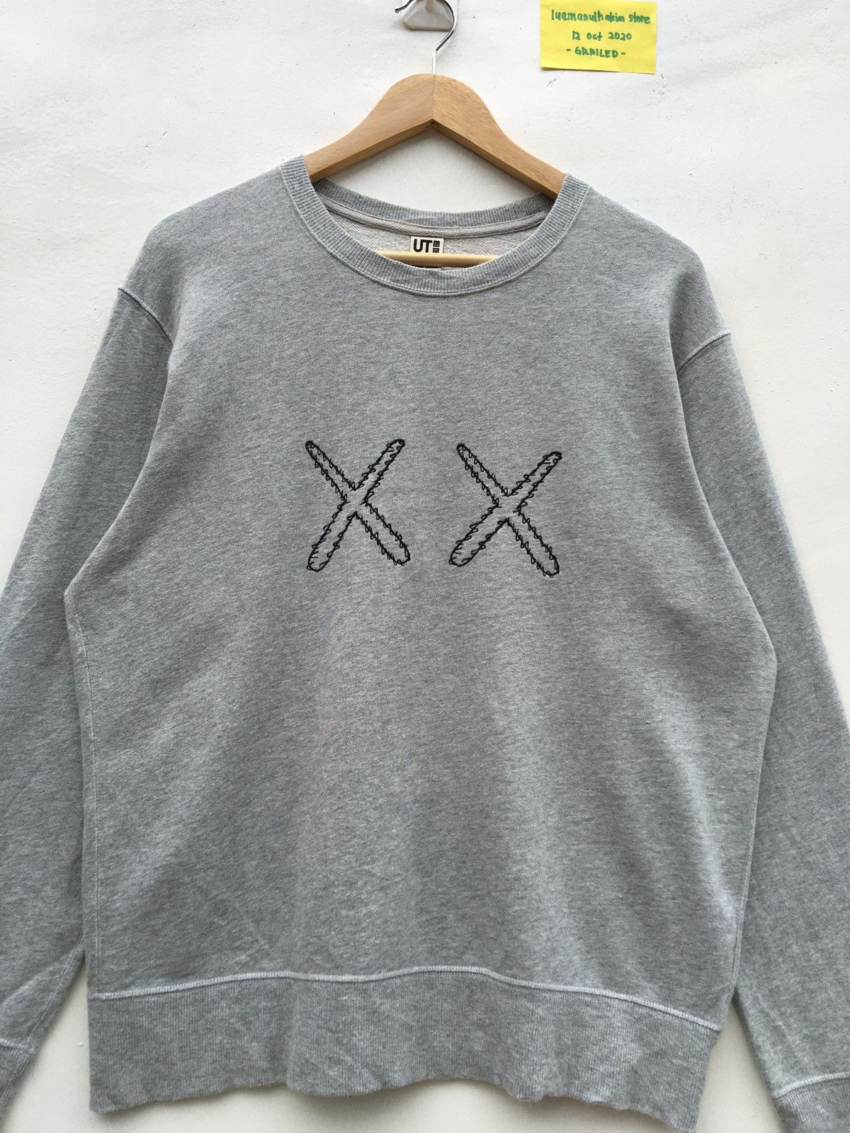Kaws × Uniqlo Kaws x Uniqlo Sesame Street Grey Crewneck Sweatshirt Size US M / EU 48-50 / 2 - 4 Thumbnail