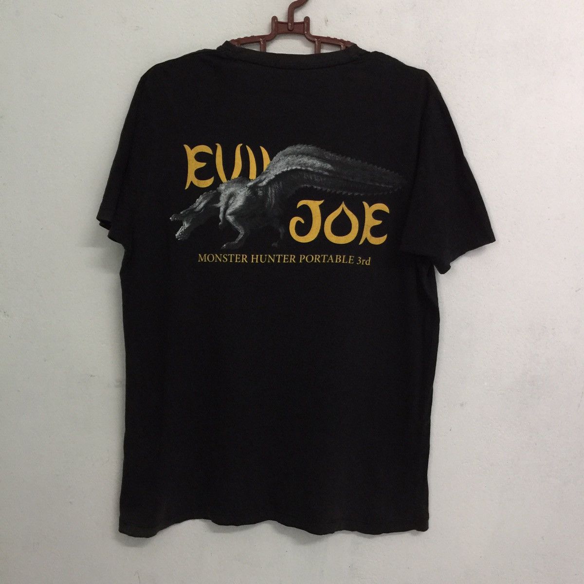 Uniqlo Uniqlo x monster hunter tshirt Size US L / EU 52-54 / 3 - 1 Thumbnail