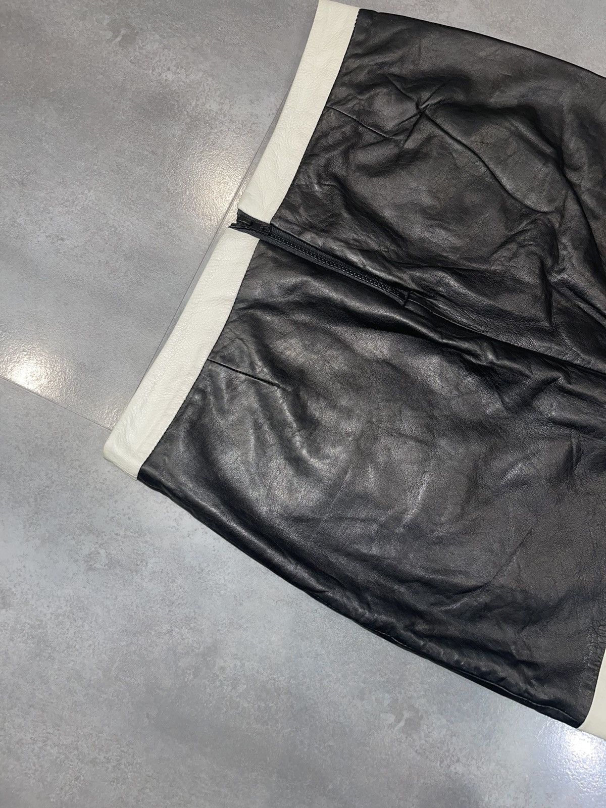 Helmut Lang Helmut Lang Two Tone Black Lamb Leather Skirt Size 28" / US 6 / IT 42 - 10 Thumbnail
