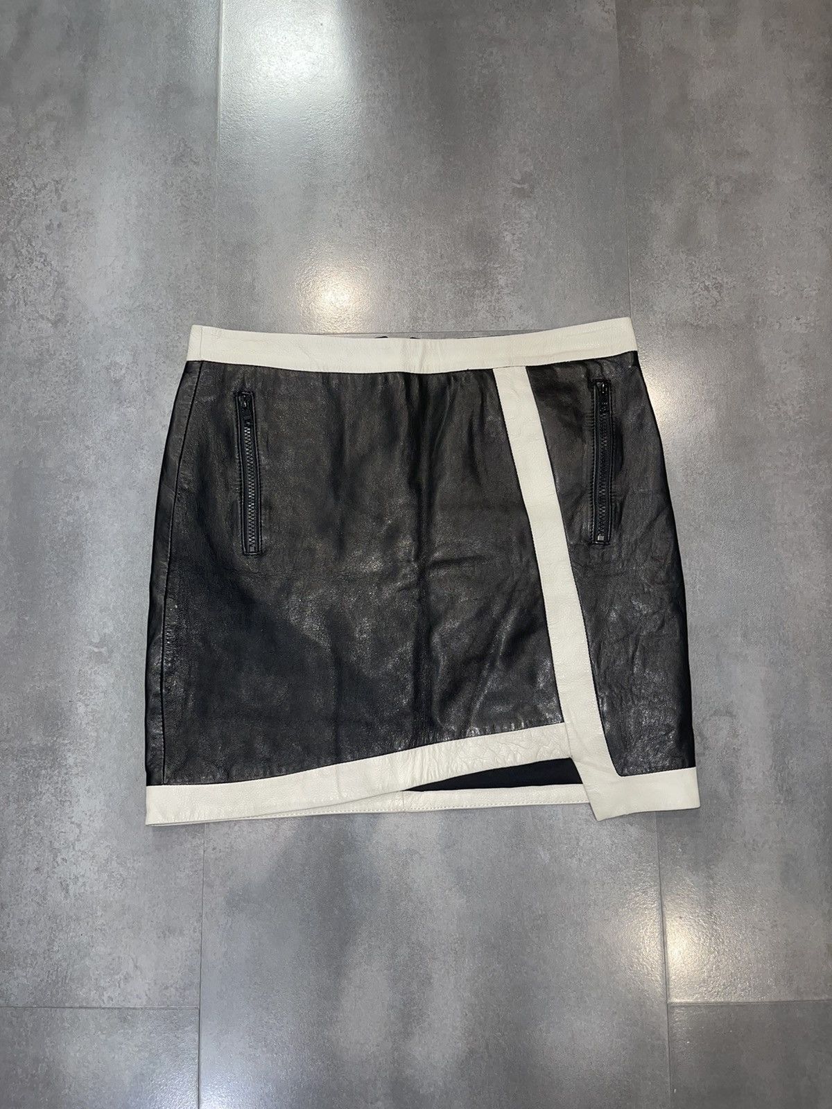 Helmut Lang Helmut Lang Two Tone Black Lamb Leather Skirt Size 28" / US 6 / IT 42 - 1 Thumbnail