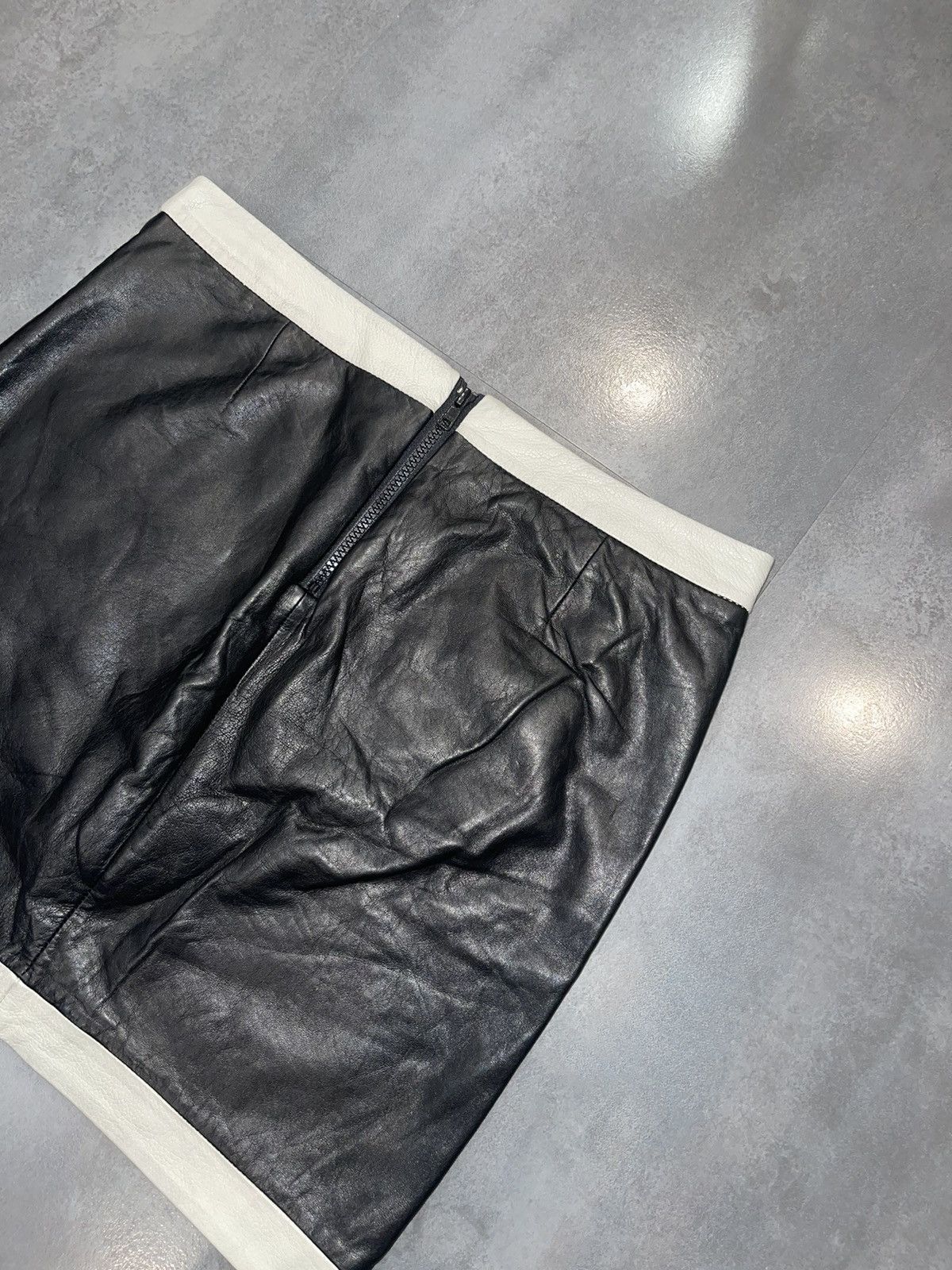 Helmut Lang Helmut Lang Two Tone Black Lamb Leather Skirt Size 28" / US 6 / IT 42 - 9 Thumbnail