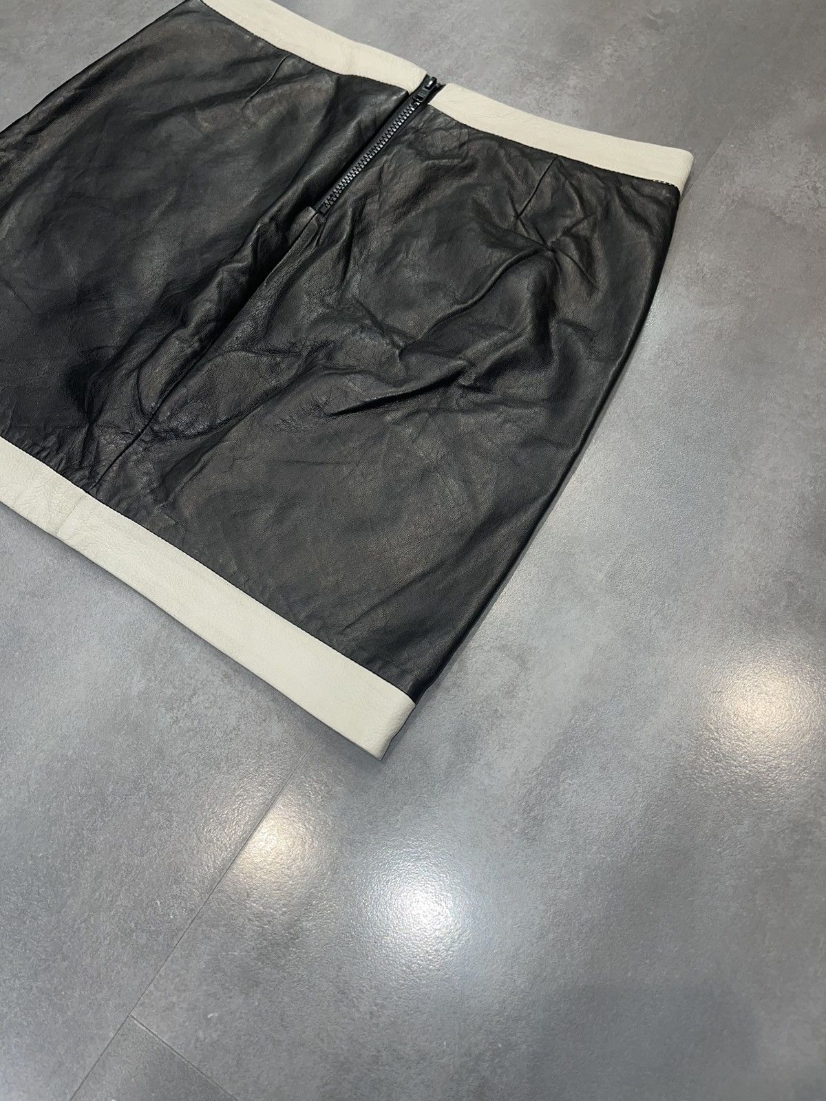 Helmut Lang Helmut Lang Two Tone Black Lamb Leather Skirt Size 28" / US 6 / IT 42 - 7 Thumbnail