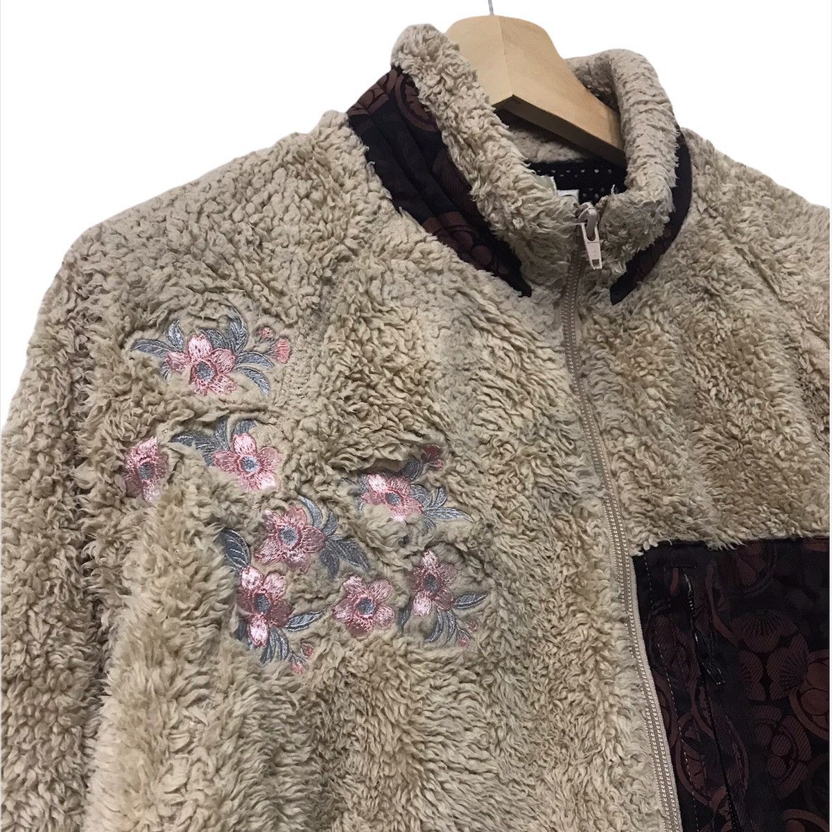 Japanese Brand 🔥Kara kuri Tamashii Fleece sakura embroidery sweater Size US XXL / EU 58 / 5 - 2 Thumbnail