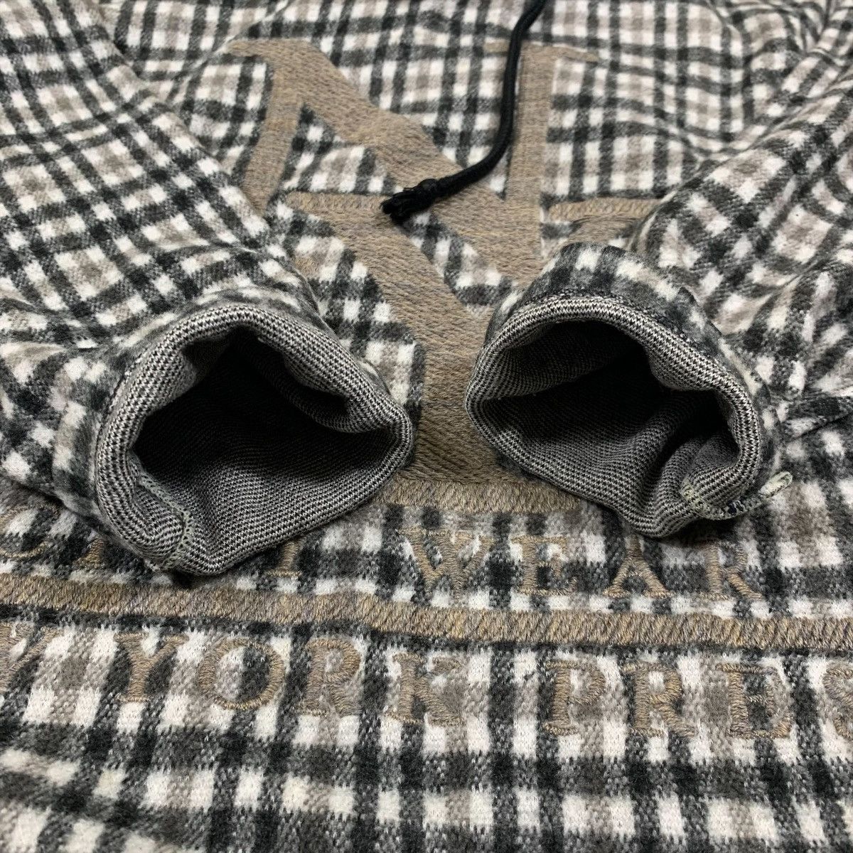 Vintage New York Press Made In Seattle Tartan Fleece Hoodie Pullover Size L / US 10 / IT 46 - 8 Thumbnail
