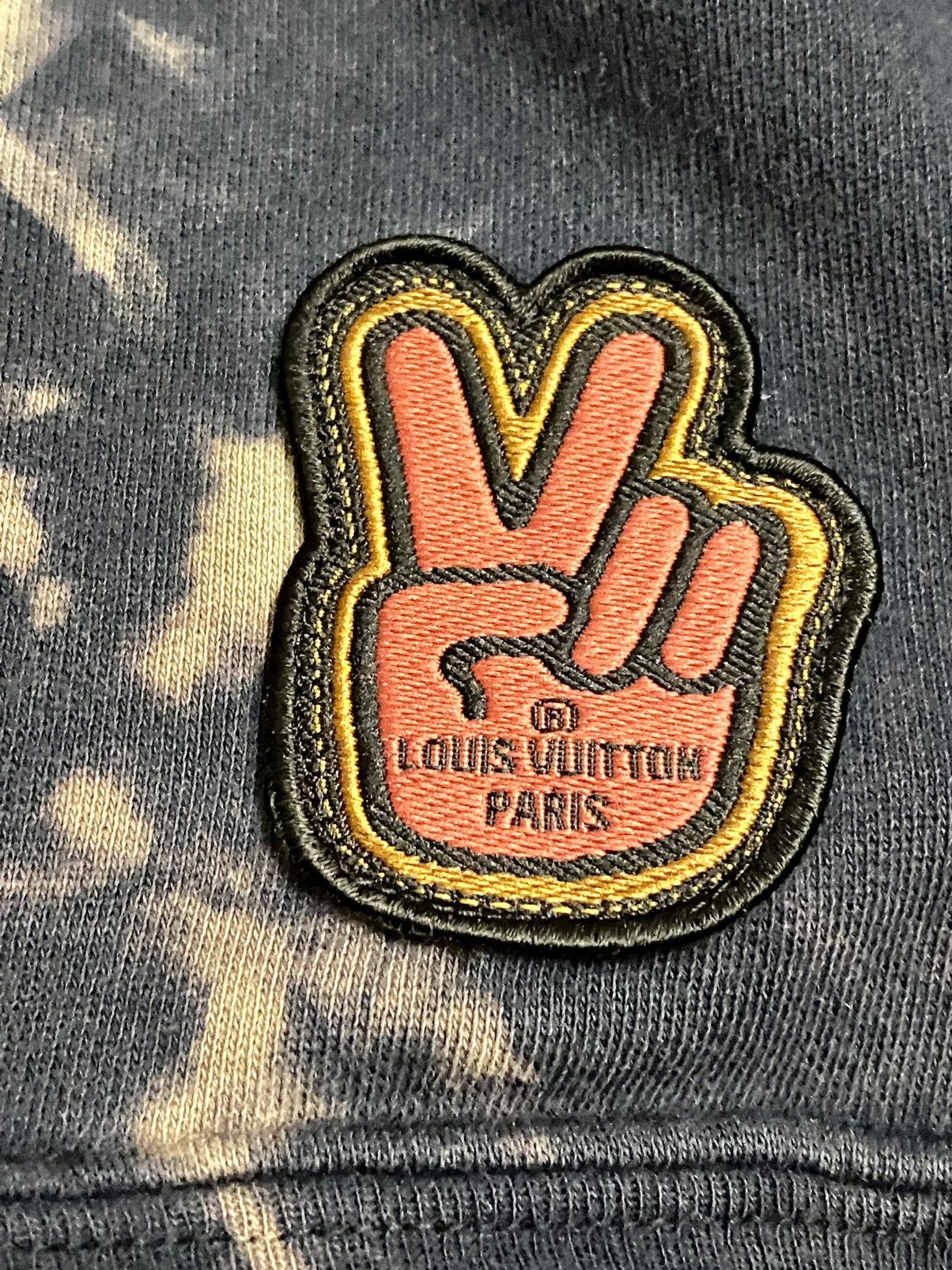 Louis Vuitton Louis Vuitton tie & dye sweatshirt M Size US M / EU 48-50 / 2 - 11 Thumbnail