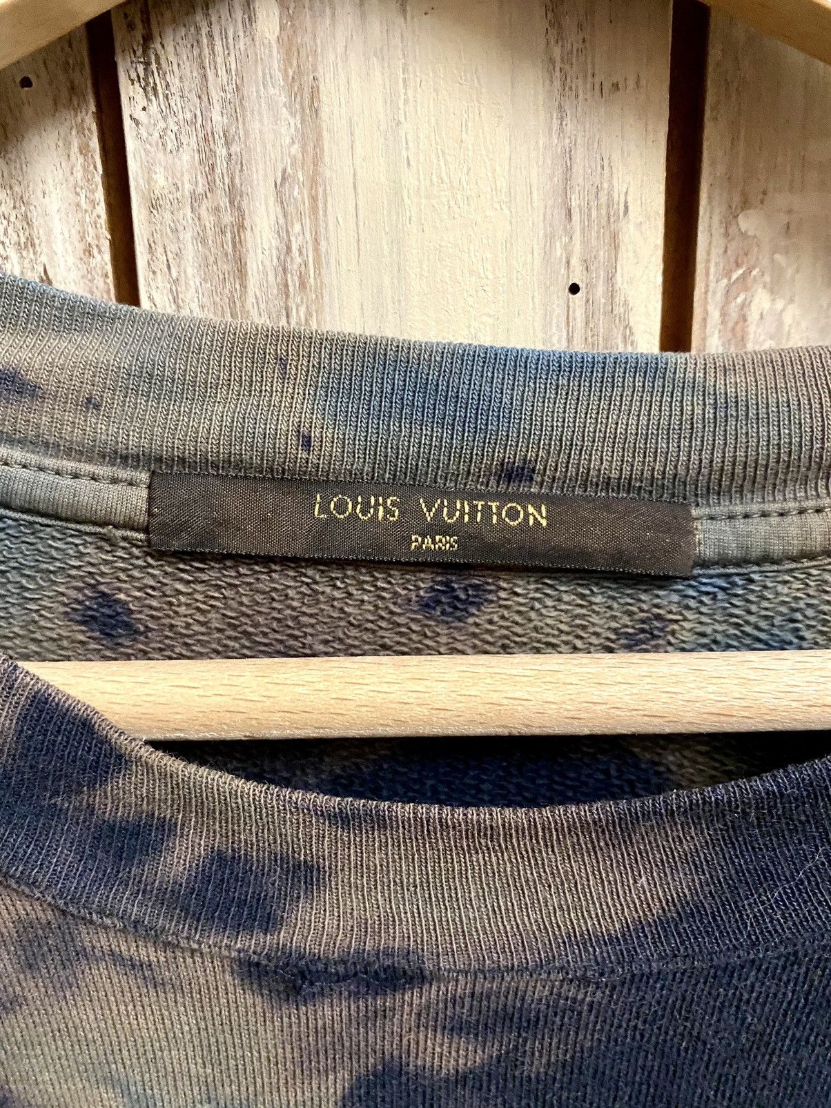 Louis Vuitton Louis Vuitton tie & dye sweatshirt M Size US M / EU 48-50 / 2 - 2 Thumbnail