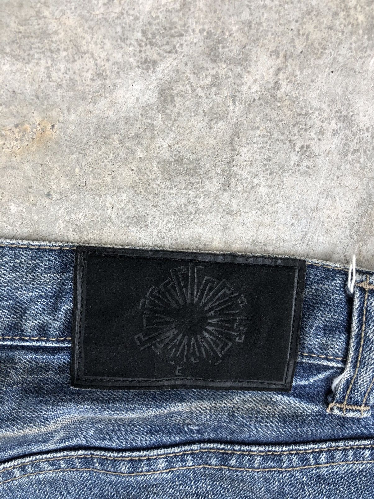 Tornado Mart Japanese Tornado Mart Distressed Jeans Slim Cut Size US 33 - 13 Thumbnail