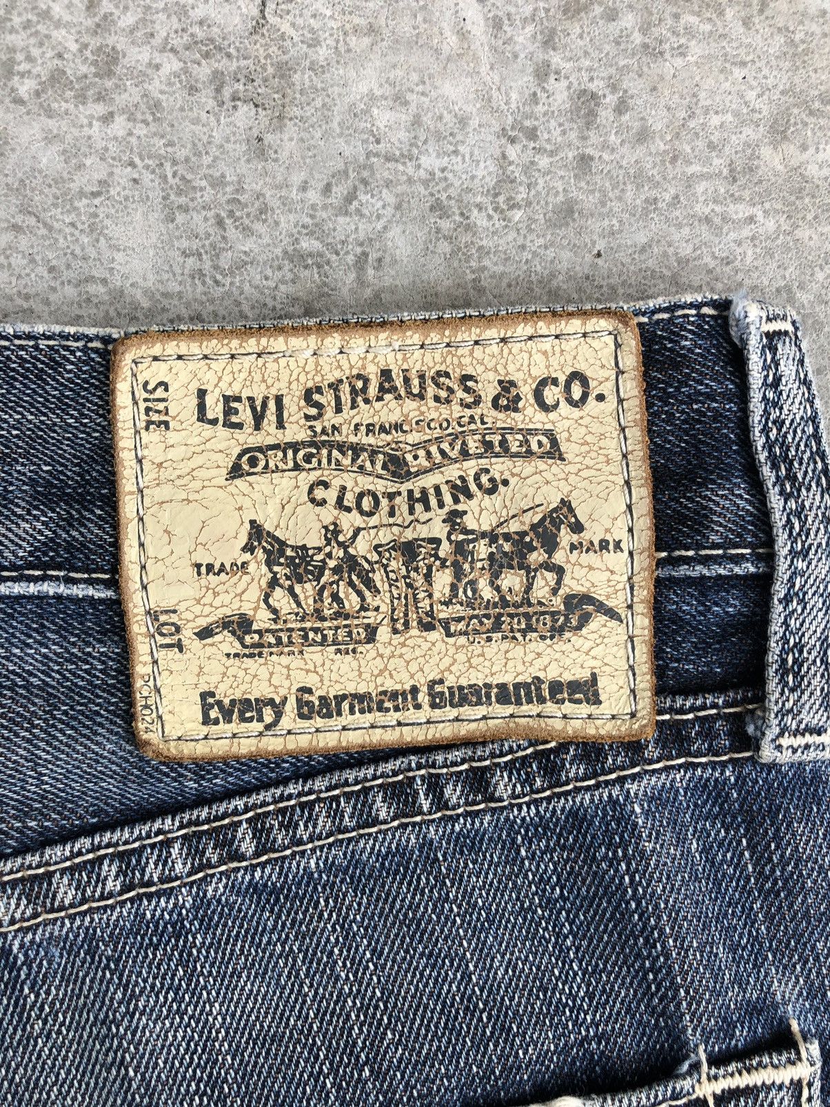 Le Grande Bleu (L.G.B.) Levi’s 517 Flare Jeans Distressed Jeans Size US 33 - 13 Thumbnail