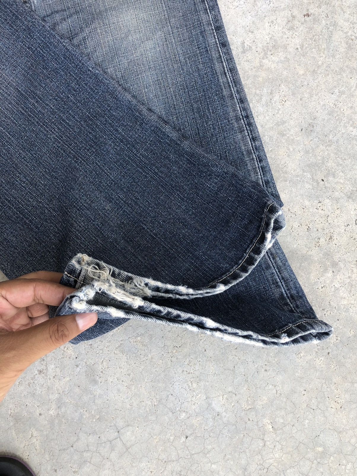 Le Grande Bleu (L.G.B.) Levi’s 517 Flare Jeans Distressed Jeans Size US 33 - 18 Thumbnail