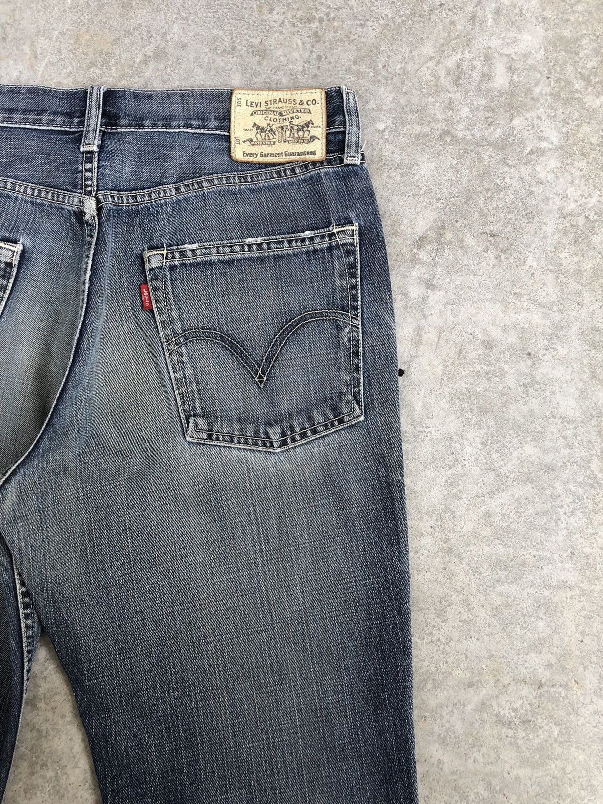 Le Grande Bleu (L.G.B.) Levi’s 517 Flare Jeans Distressed Jeans Size US 33 - 10 Thumbnail