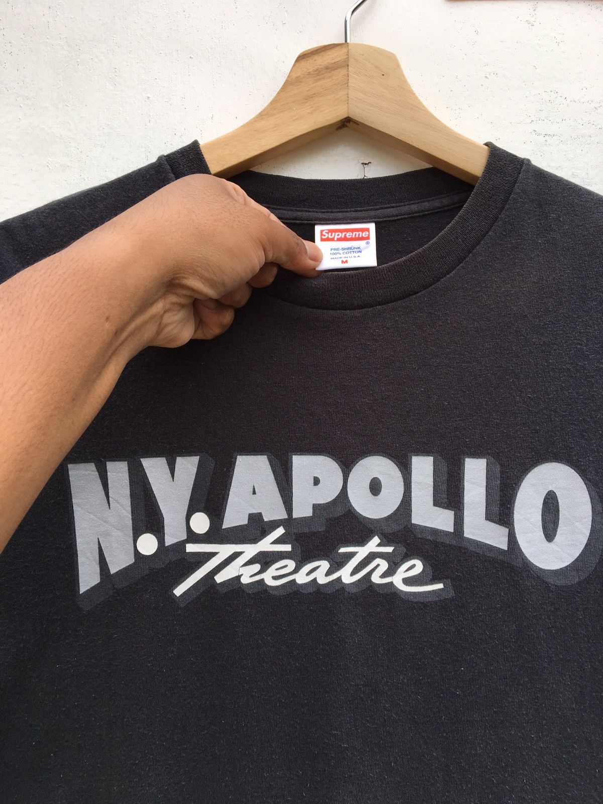 Supreme Vintage Supreme 2001 Supreme New York Ny Apollo Theatre Tee Size US M / EU 48-50 / 2 - 8 Thumbnail