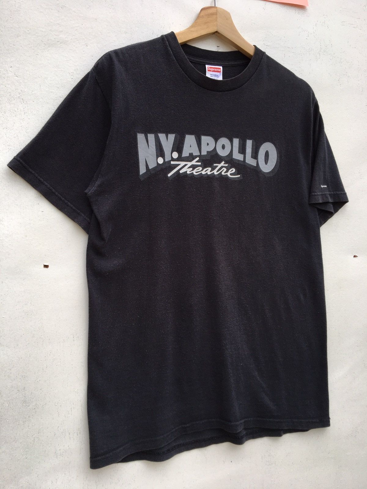Supreme Vintage Supreme 2001 Supreme New York Ny Apollo Theatre Tee Size US M / EU 48-50 / 2 - 3 Thumbnail