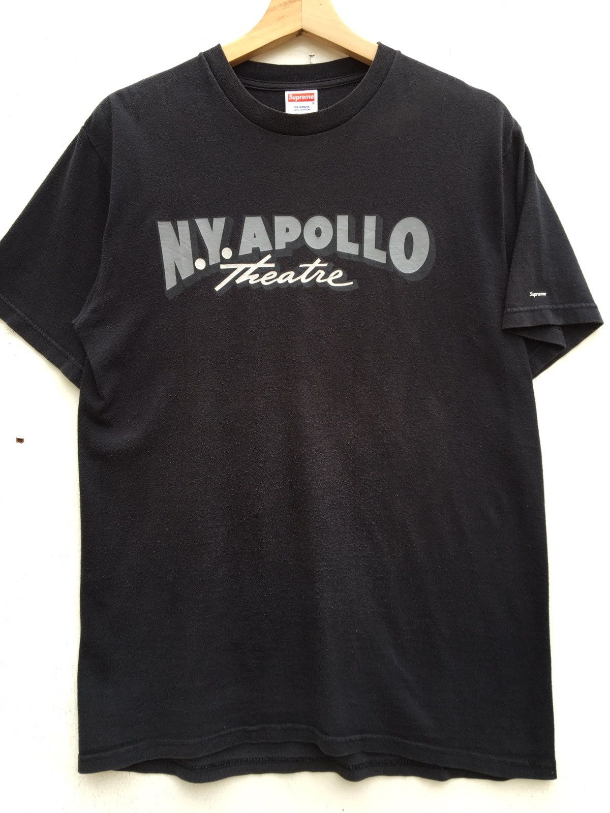 Supreme Vintage Supreme 2001 Supreme New York Ny Apollo Theatre Tee Size US M / EU 48-50 / 2 - 5 Thumbnail