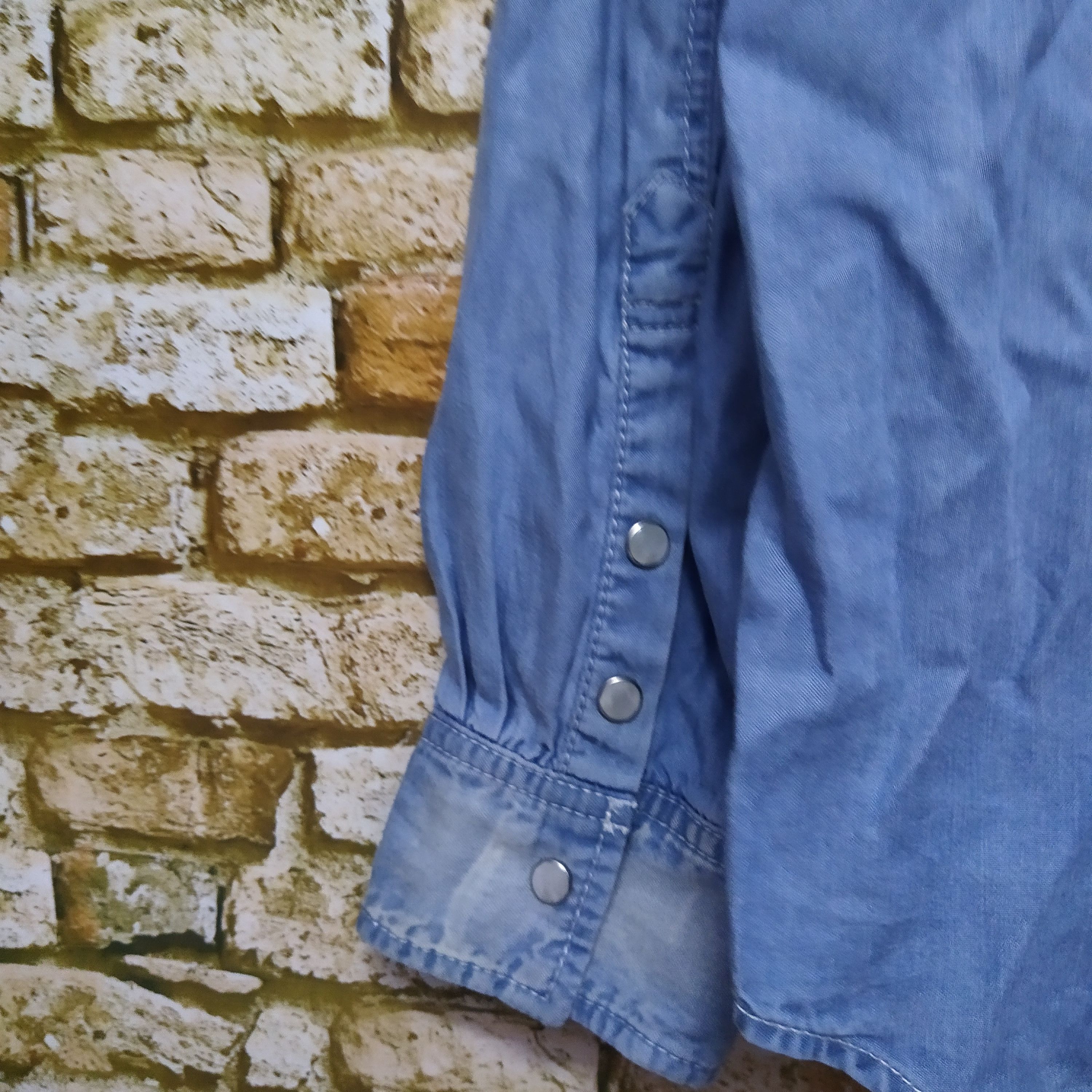 Japanese Brand JOHNNY WOLF DISTRESSED PEARL DENIM SHIRT (D79) Size US M / EU 48-50 / 2 - 9 Thumbnail