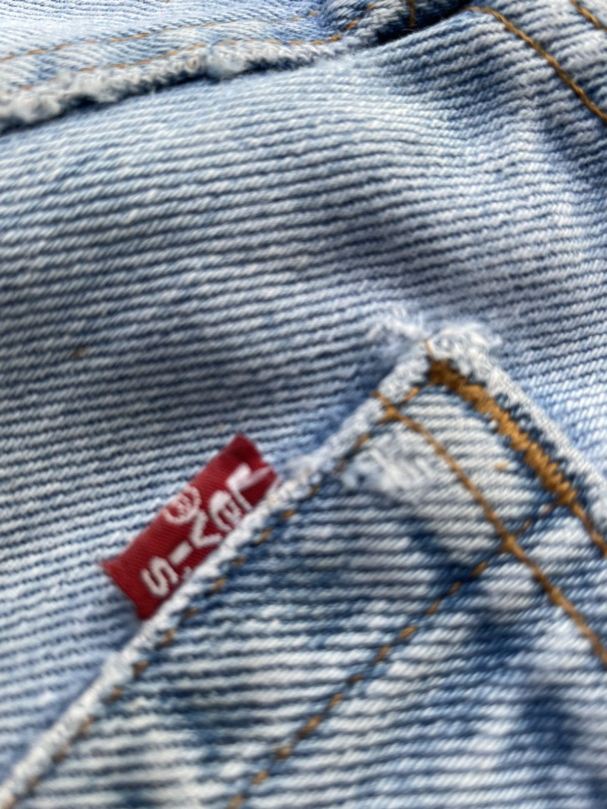 Le Grande Bleu (L.G.B.) Levis 501 e Usa Vintage 1995 Aging Distressed Denim Size US 30 / EU 46 - 14 Thumbnail