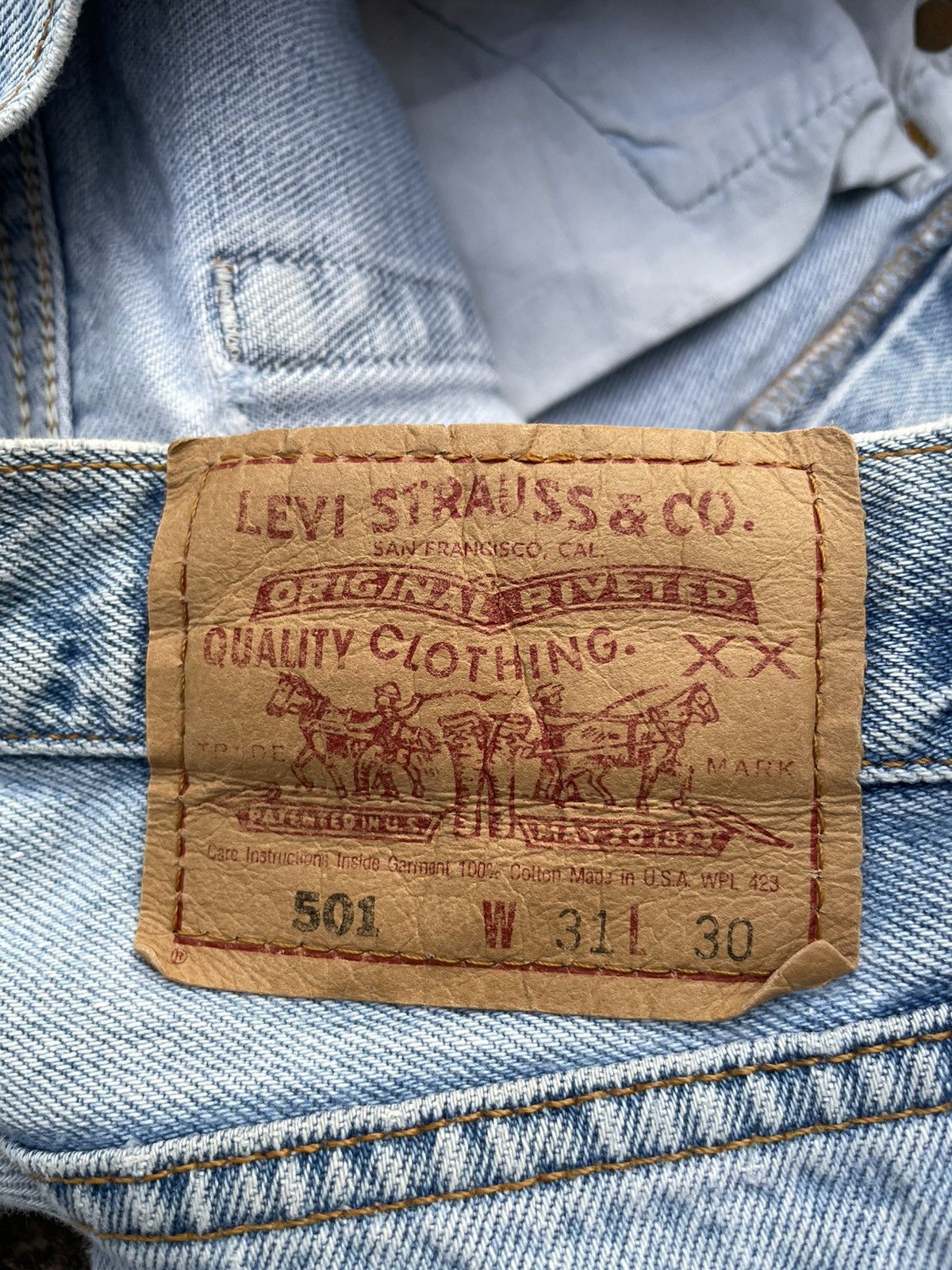 Le Grande Bleu (L.G.B.) Levis 501 e Usa Vintage 1995 Aging Distressed Denim Size US 30 / EU 46 - 13 Thumbnail