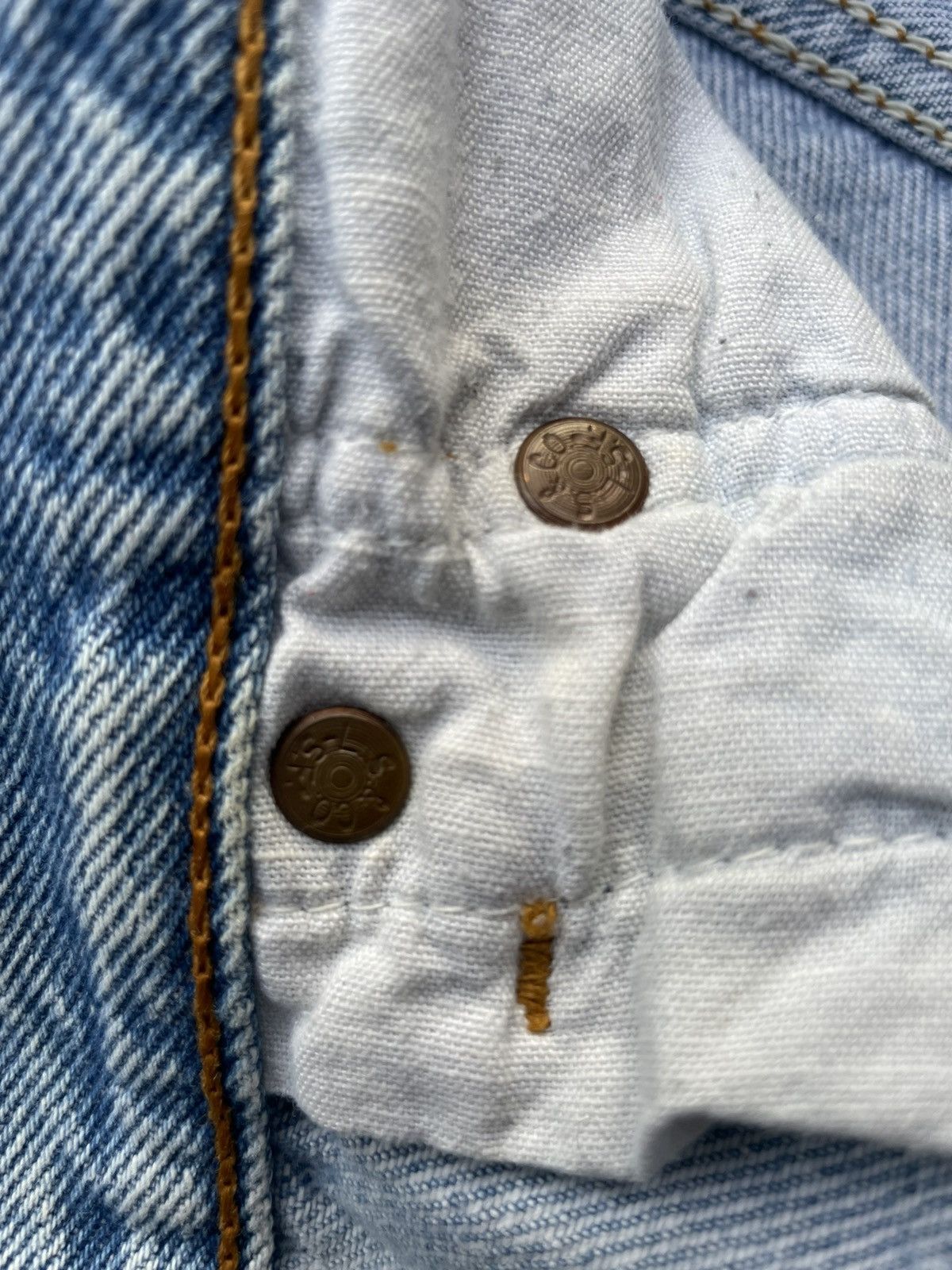 Le Grande Bleu (L.G.B.) Levis 501 e Usa Vintage 1995 Aging Distressed Denim Size US 30 / EU 46 - 17 Thumbnail