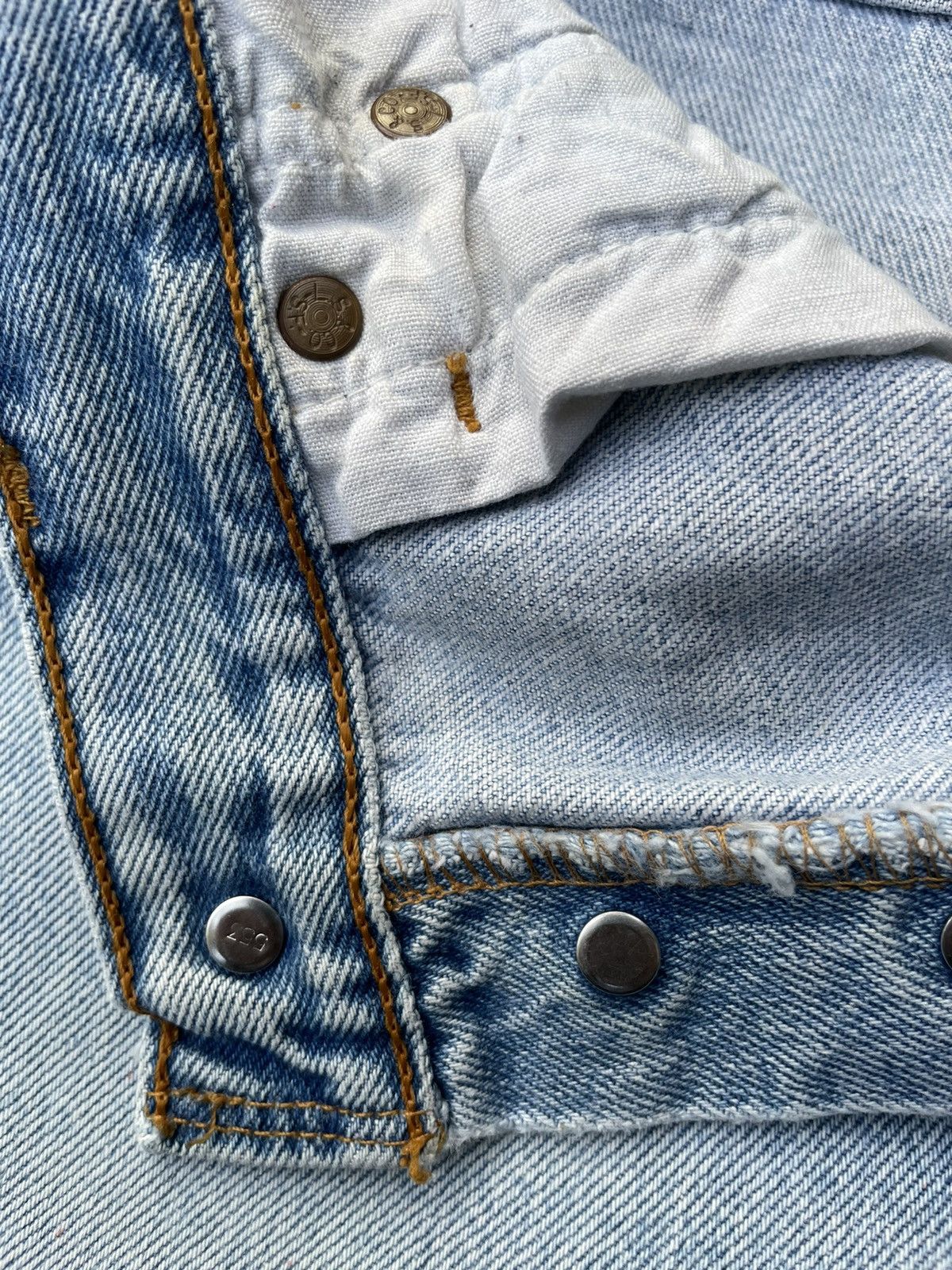 Le Grande Bleu (L.G.B.) Levis 501 e Usa Vintage 1995 Aging Distressed Denim Size US 30 / EU 46 - 19 Thumbnail