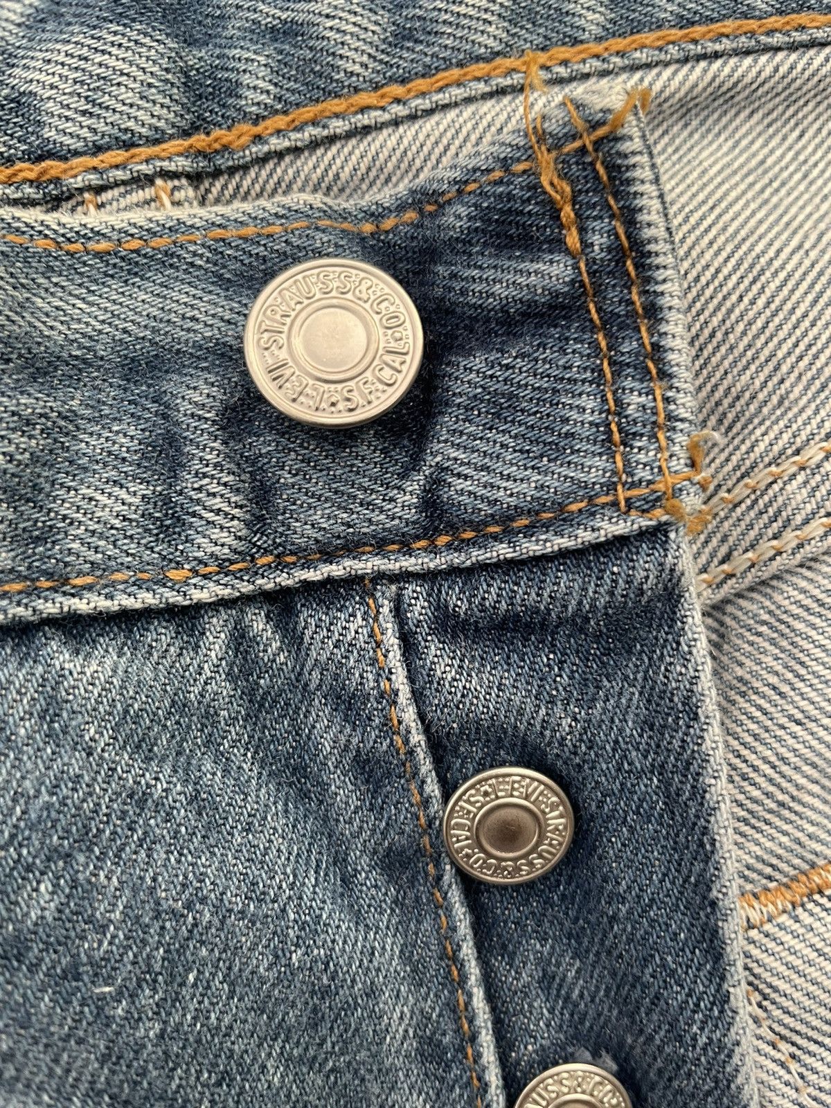 Le Grande Bleu (L.G.B.) Vintage Levi’s 501XX 1999 Usa Aging Wash Denim Size US 38 / EU 54 - 15 Thumbnail