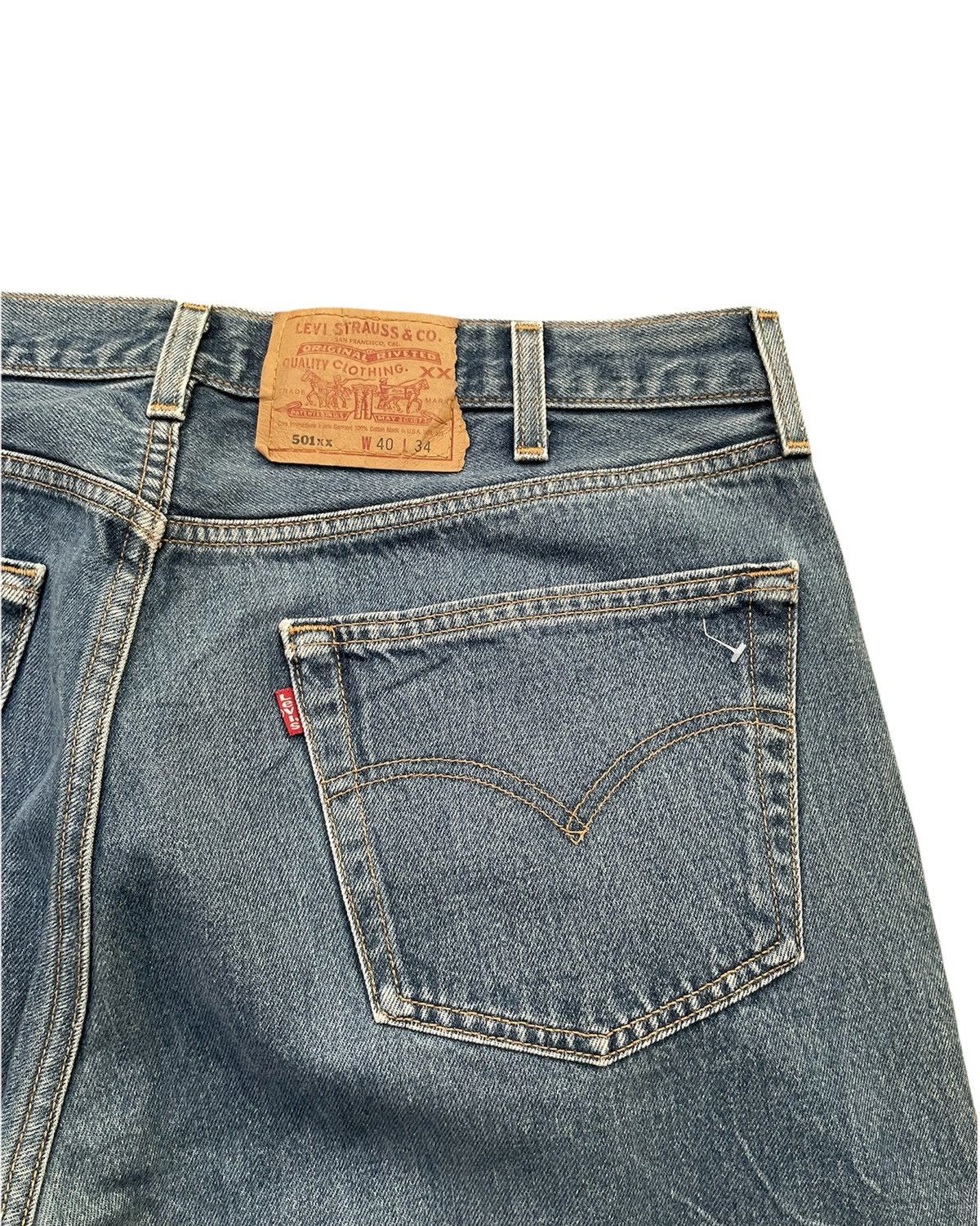 Le Grande Bleu (L.G.B.) Vintage Levi’s 501XX 1999 Usa Aging Wash Denim Size US 38 / EU 54 - 7 Thumbnail