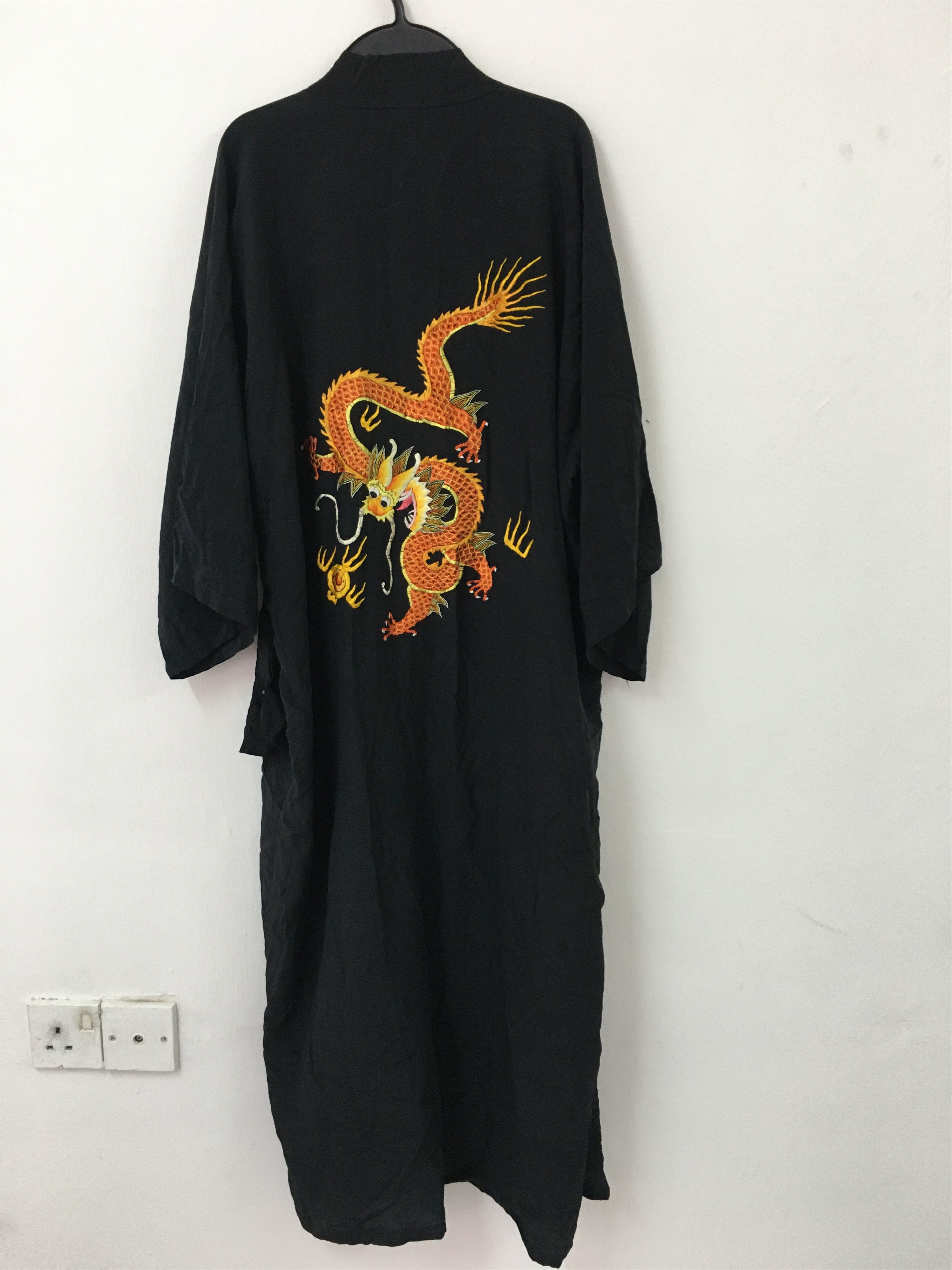 Vintage 70s kimono handmade embroided Size US M / EU 48-50 / 2 - 3 Thumbnail