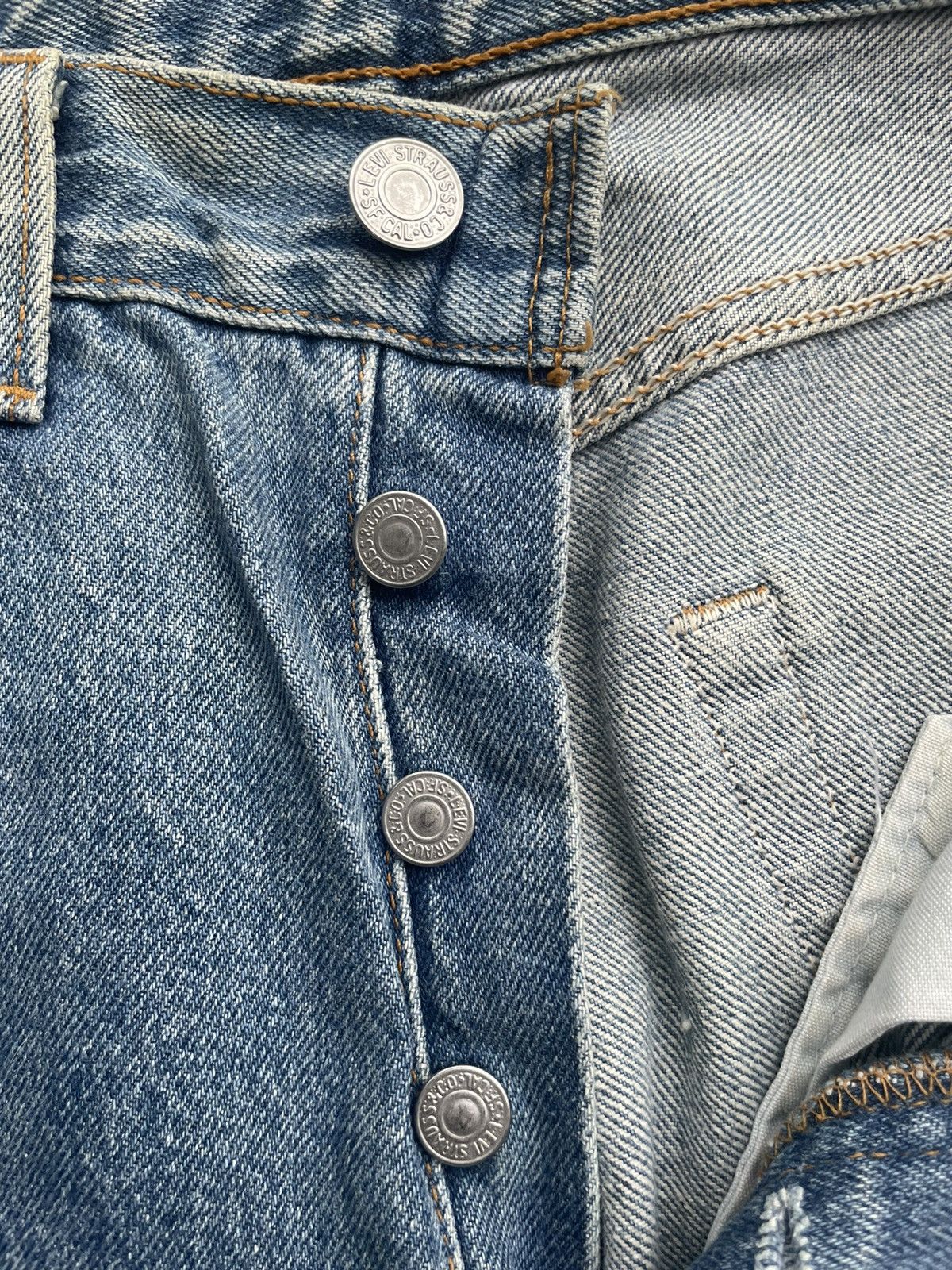 Levi's Vintage Levi’s 501 e 1995 Usa Stone Aging Wash Size US 28 / EU 44 - 19 Thumbnail