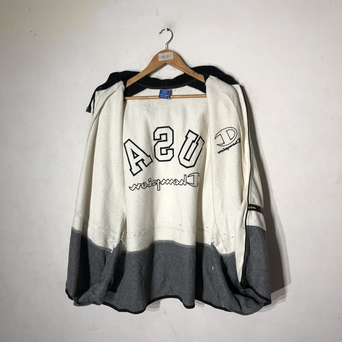 Champion SPELL OUT EMBROIDERY USA CHAMPION HOODIE ZIPPER Size US M / EU 48-50 / 2 - 9 Thumbnail